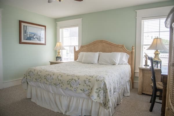 Mark Twain Guest Suite — King Master with Ensuite & Ocean Views | Event Accommodations | Corolla 4x4, OBX