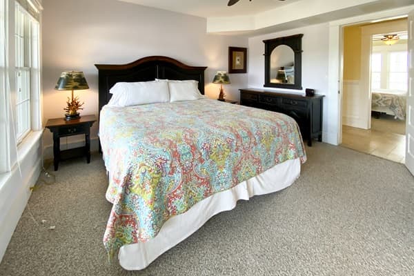 Mark Twain Guest Suite — King Suite with Coastal Comfort | Event Accommodations | Corolla 4x4, OBX