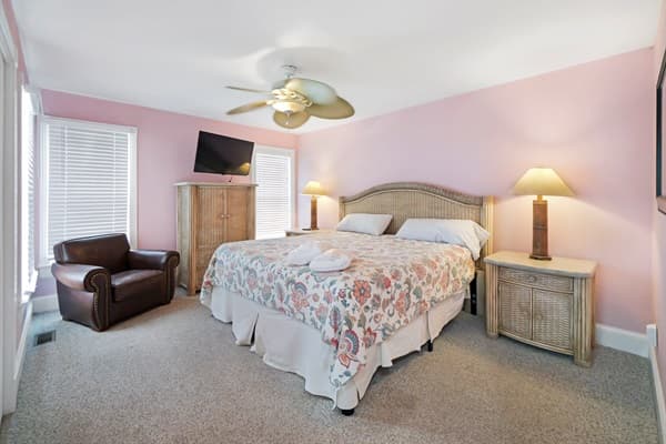 Convenient Laundry at The Hemingway — Washer & Dryer for Extended Group Stays | 28BR Estate, Outer Banks