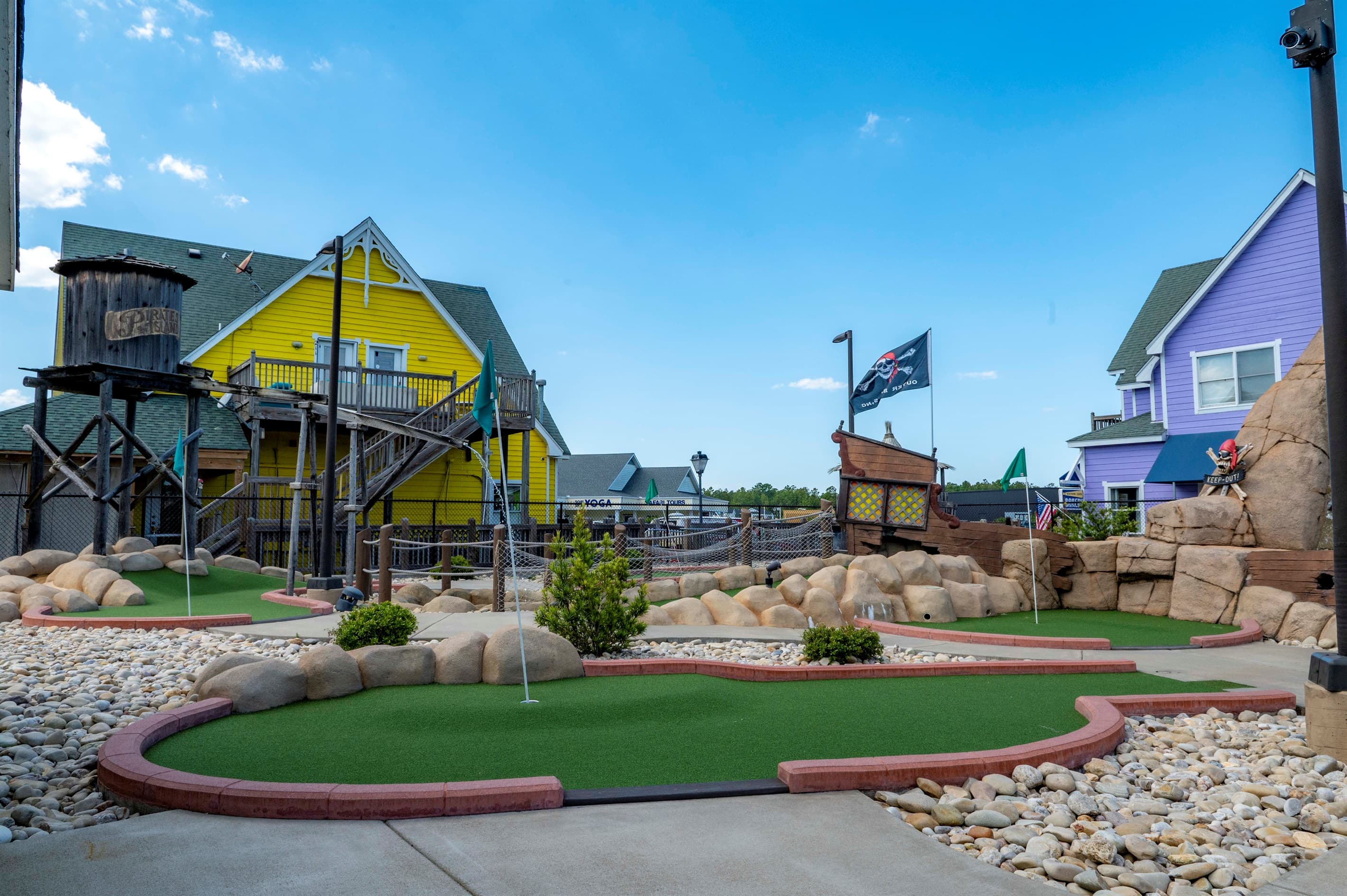 Family-friendly mini golf course — entertaining attractions for all ages within easy reach of The Fitzgerald Estate