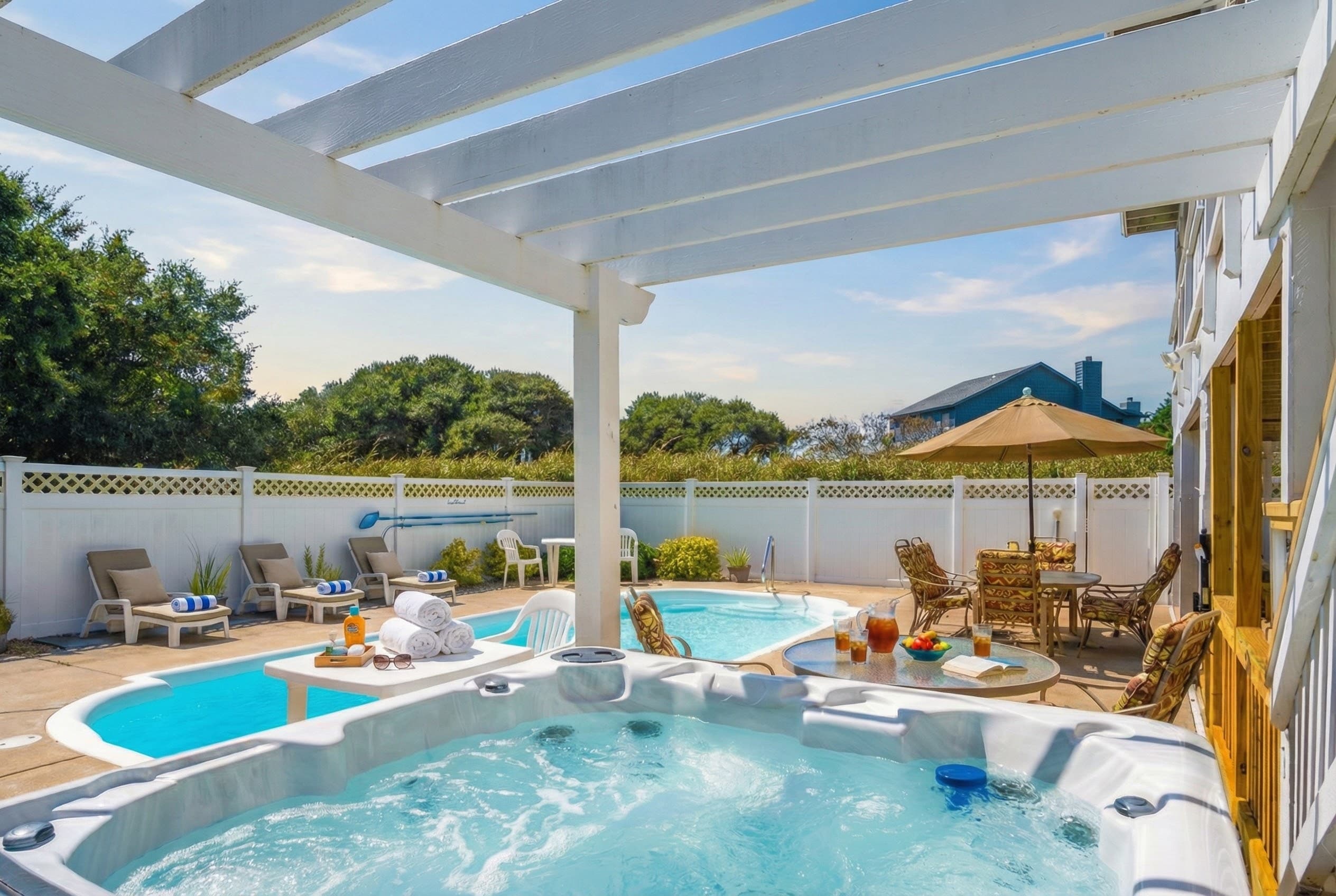 Poolside Hot Tub & Pergola Shade — Outdoor Dining Under the Stars | Soundside Pearl, Duck Outer Banks