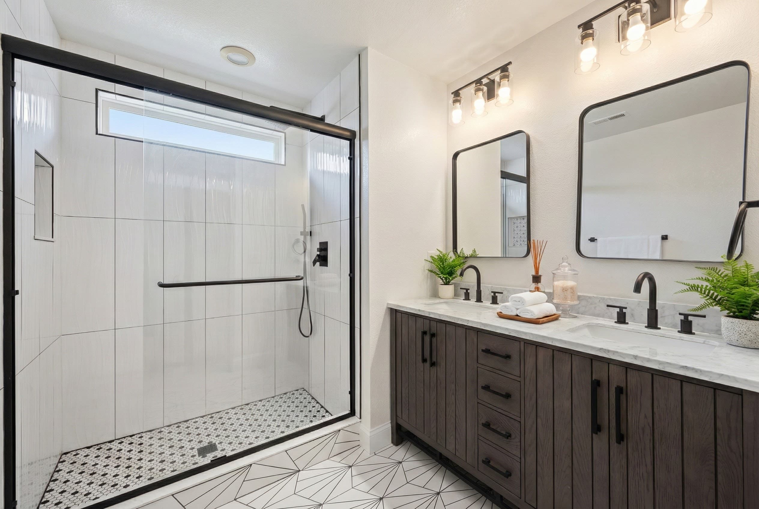 Bath 2 — Premium Fixtures & Thoughtful Design | Soundside Pearl, Duck Outer Banks NC