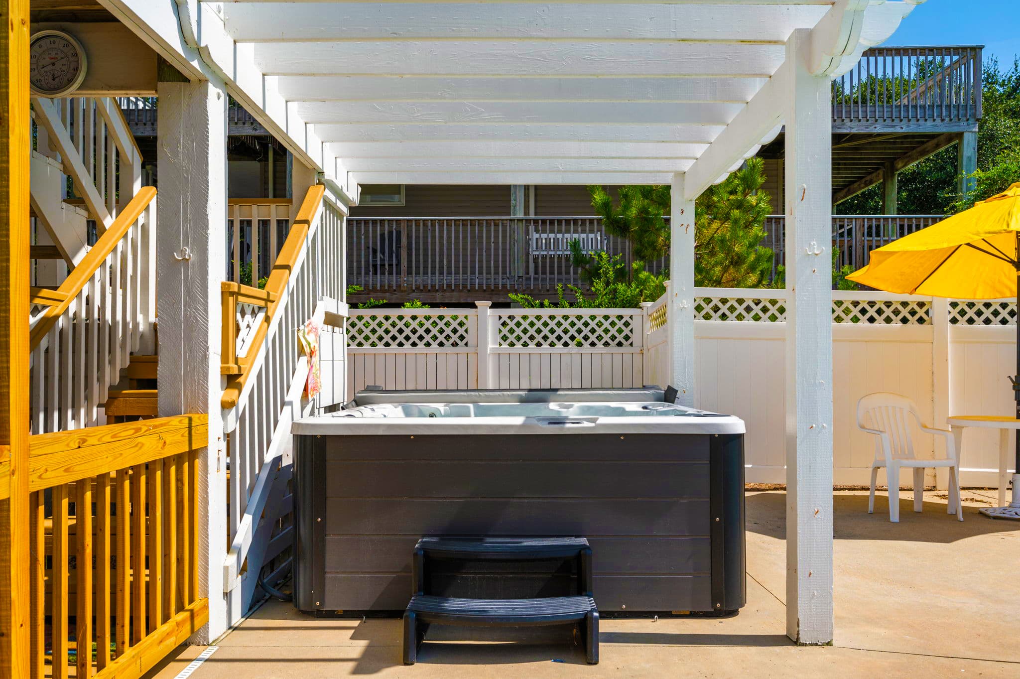 Top-Level Dining Area with Vaulted Ceilings — Formal Meals with a View | Soundside Pearl, Outer Banks