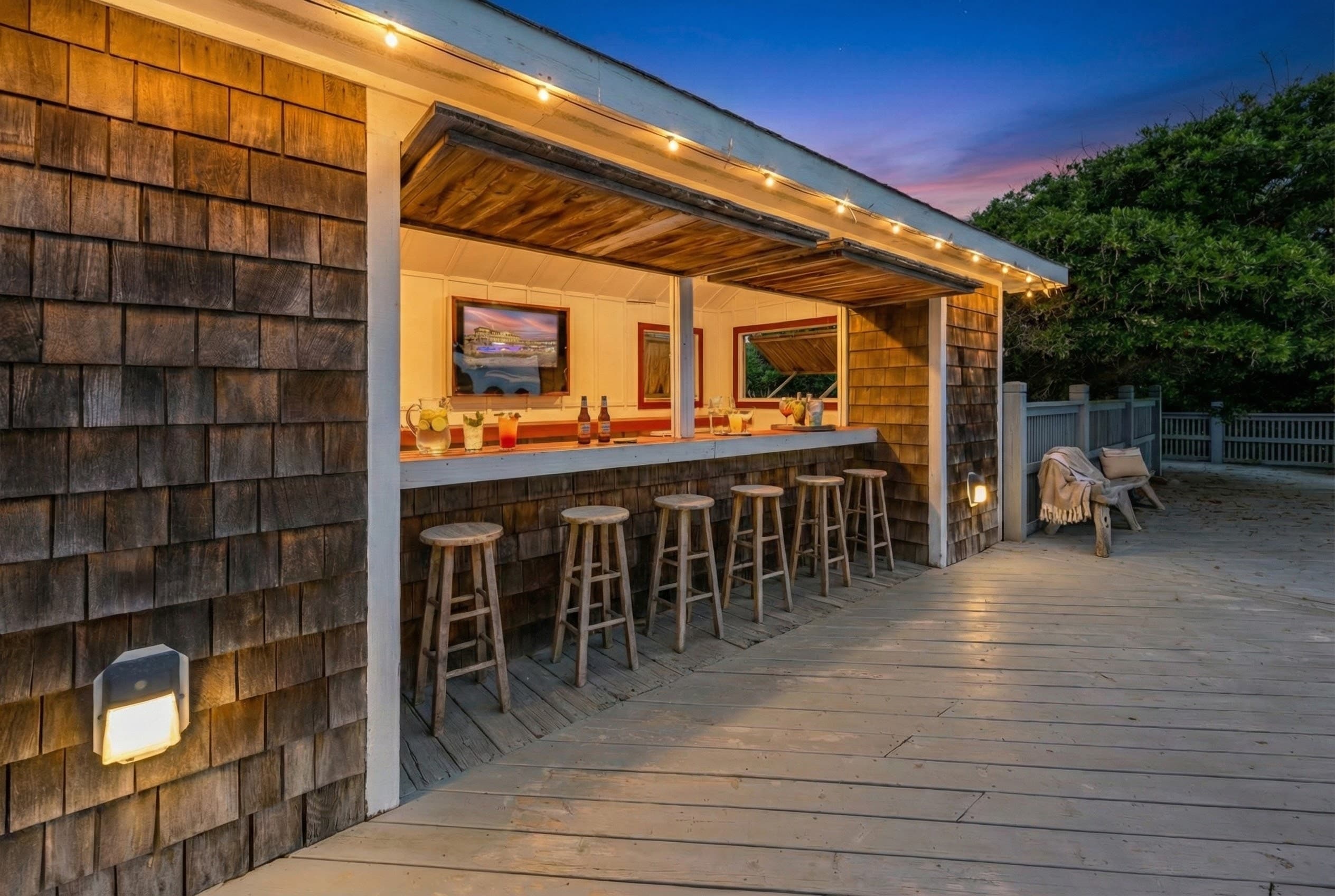 Pool Bar & Outdoor Kitchen Area — Craft Cocktails Poolside with Ocean Breezes | BBQ Grill & Al Fresco Dining at The Mark Twain, Outer Banks