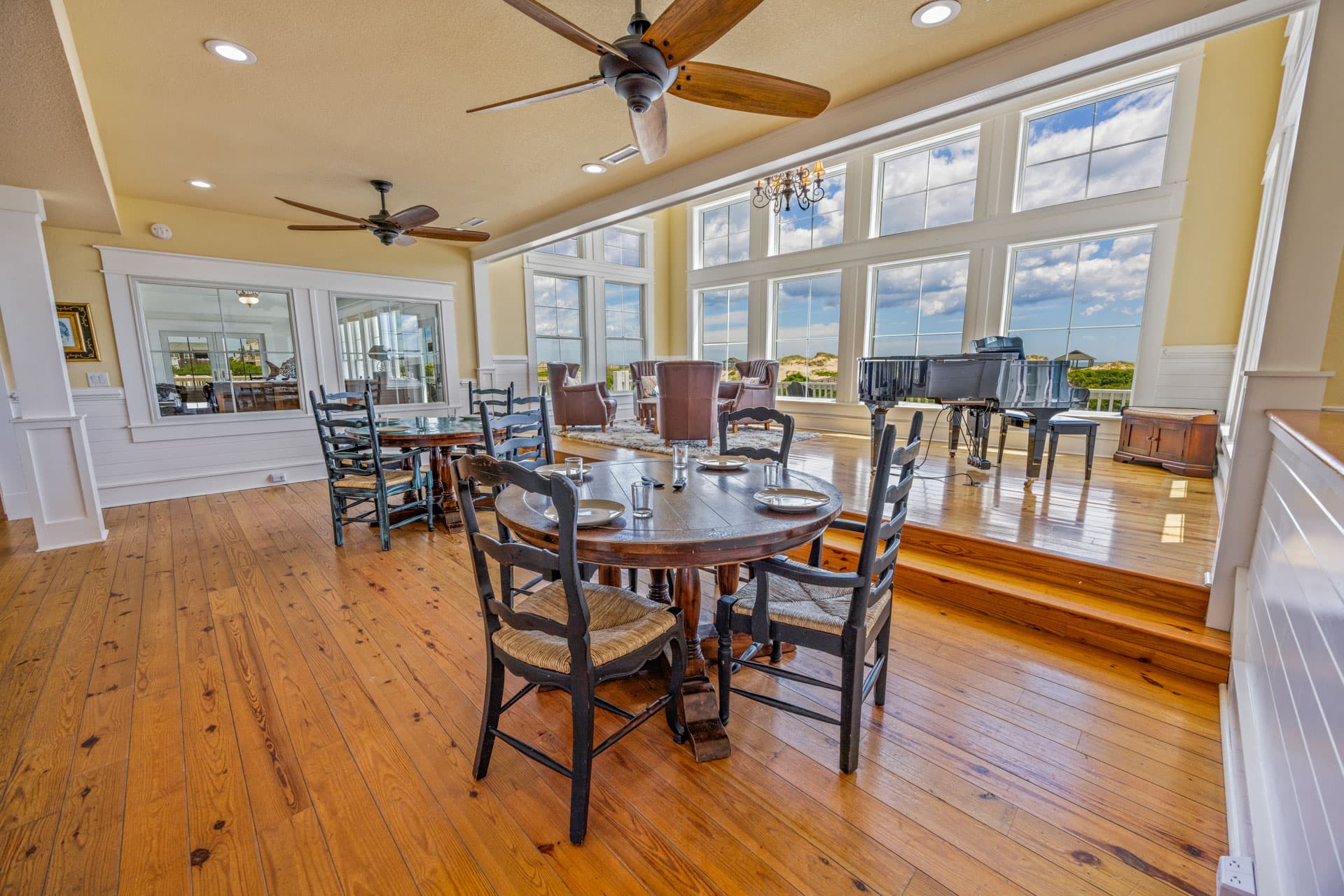 Gathering Space — Cozy Sitting Area at Mark Twain Estate, Relaxation Space Between Ceremony and Reception OBX
