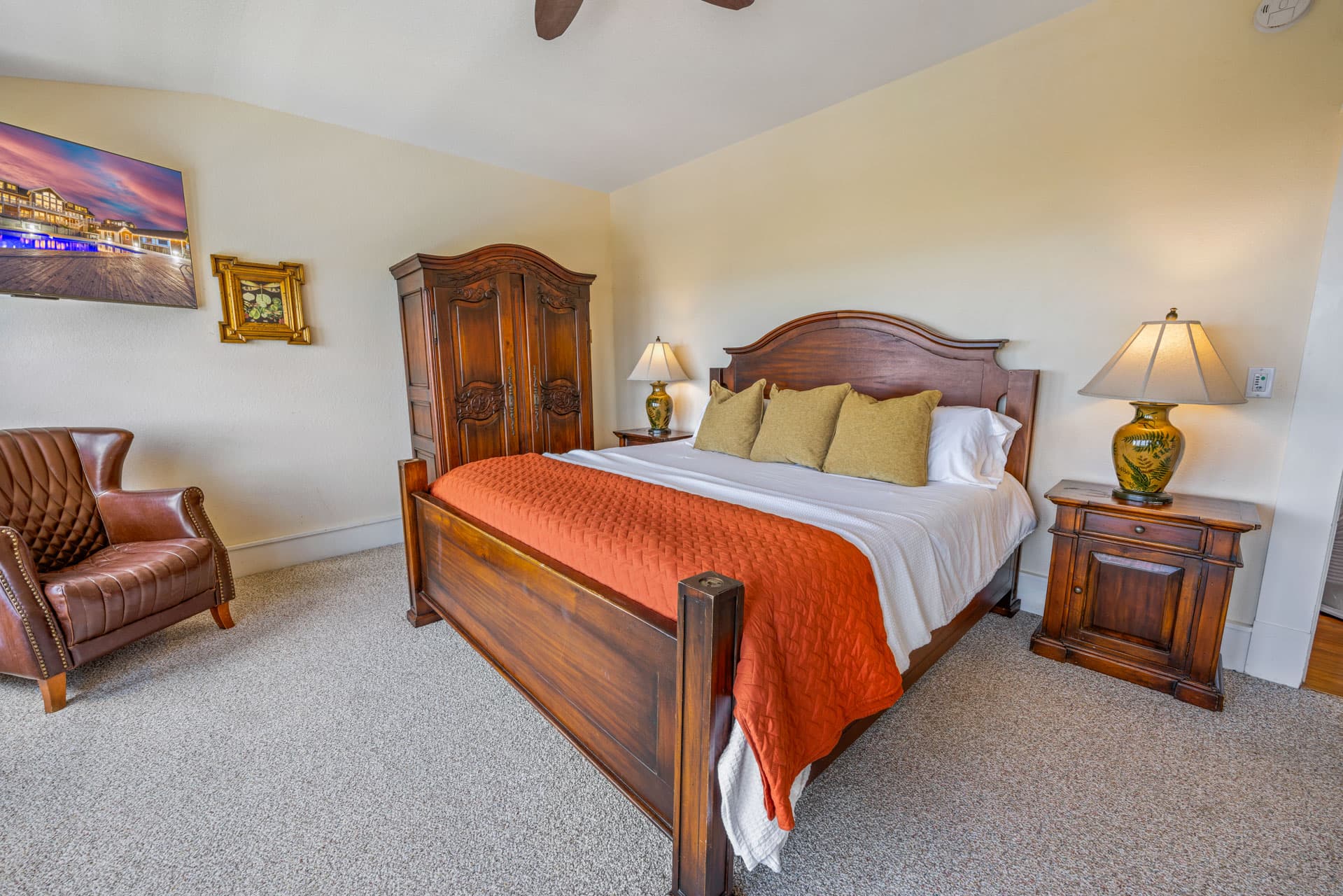 Guest Suite — King Bedroom with Coastal Style at Mark Twain Estate, Level 3, Restful Accommodations for Event Attendees