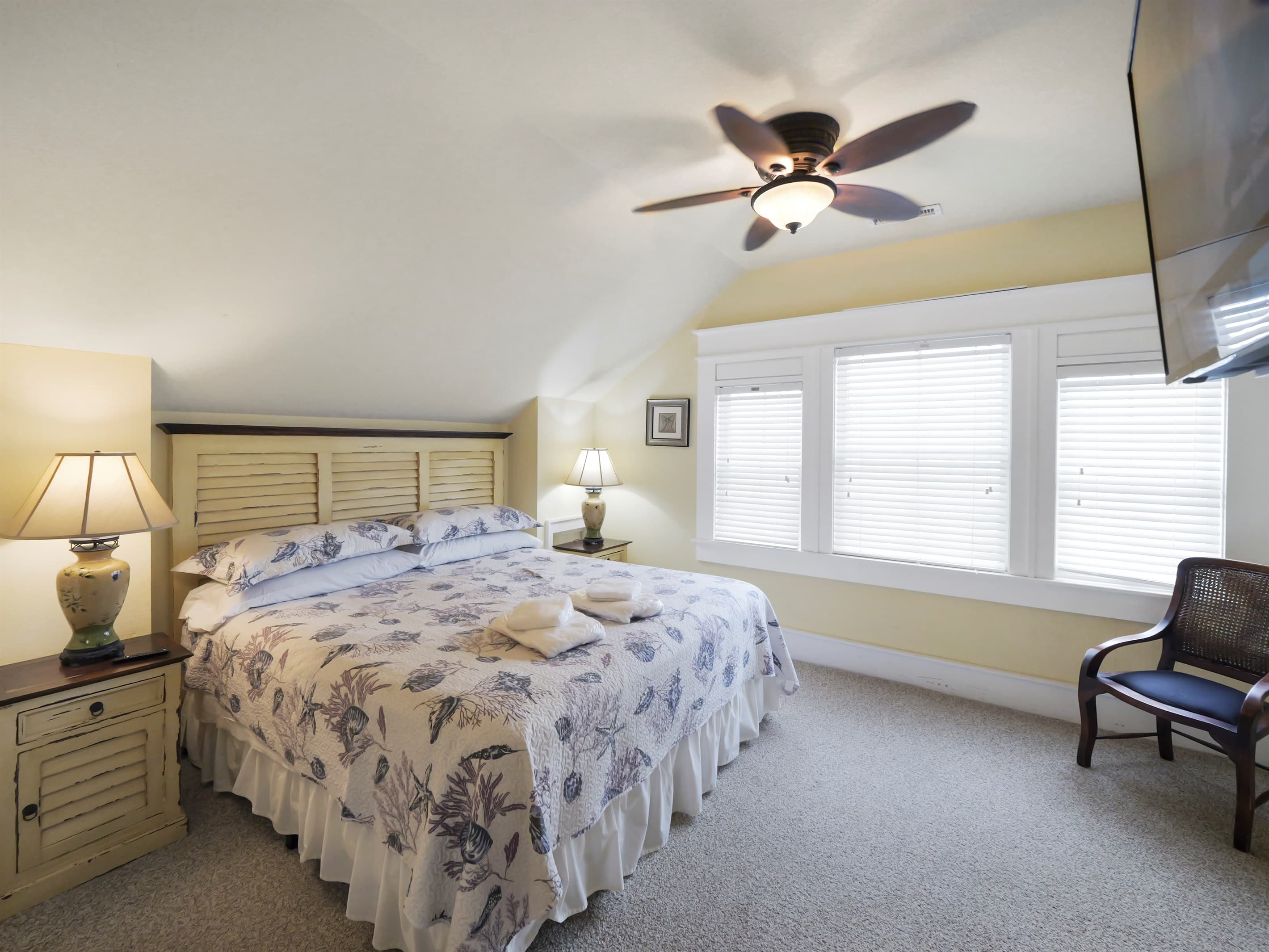 Guest Suite — Bright King Bedroom at Mark Twain Estate, Ocean Breezes and Coastal Comfort for Event Weekend Stays