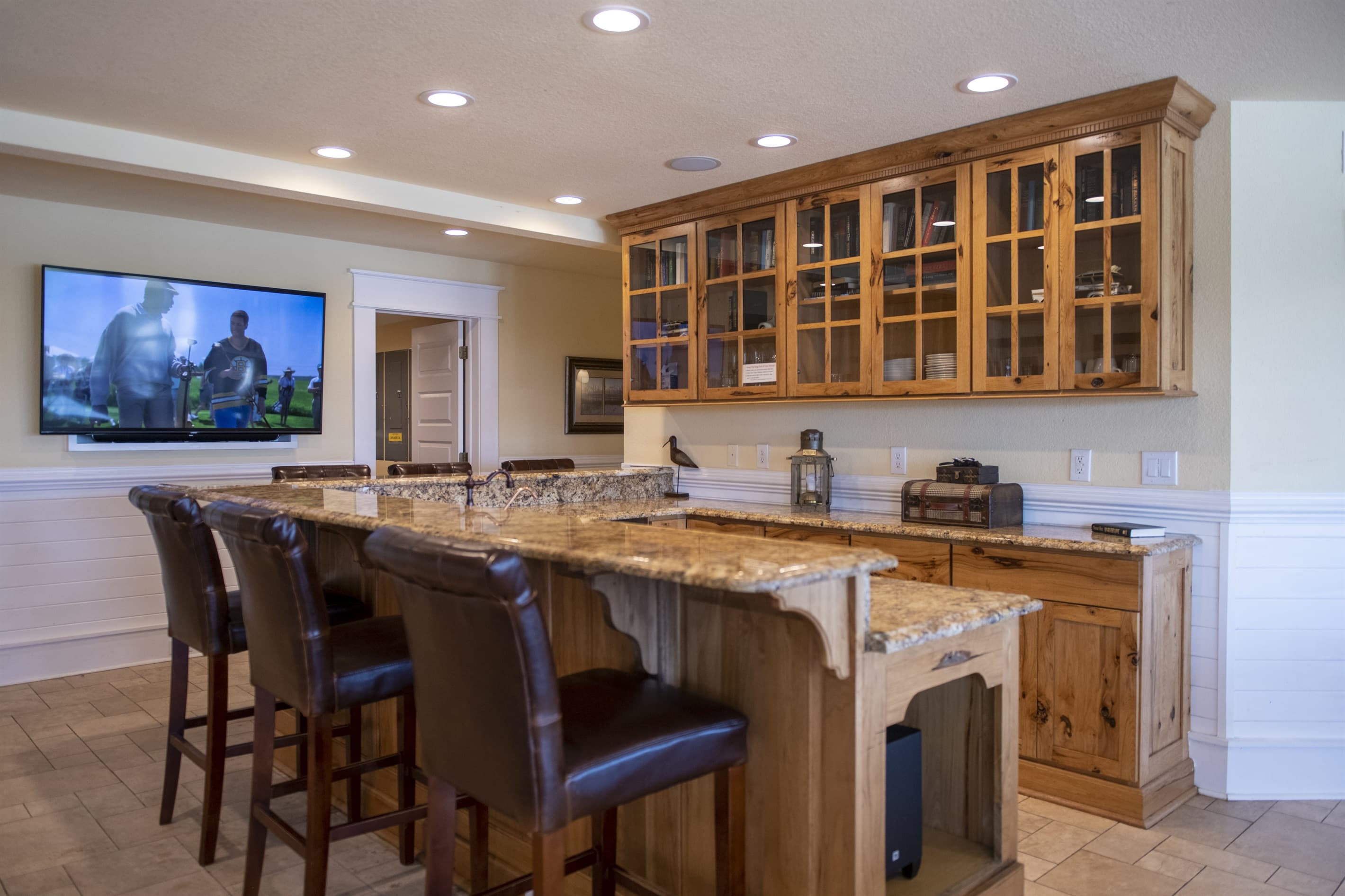 Celebration Space — Mark Twain Estate Game Room with Bar, Pool Table and Darts for Post-Ceremony Fun OBX