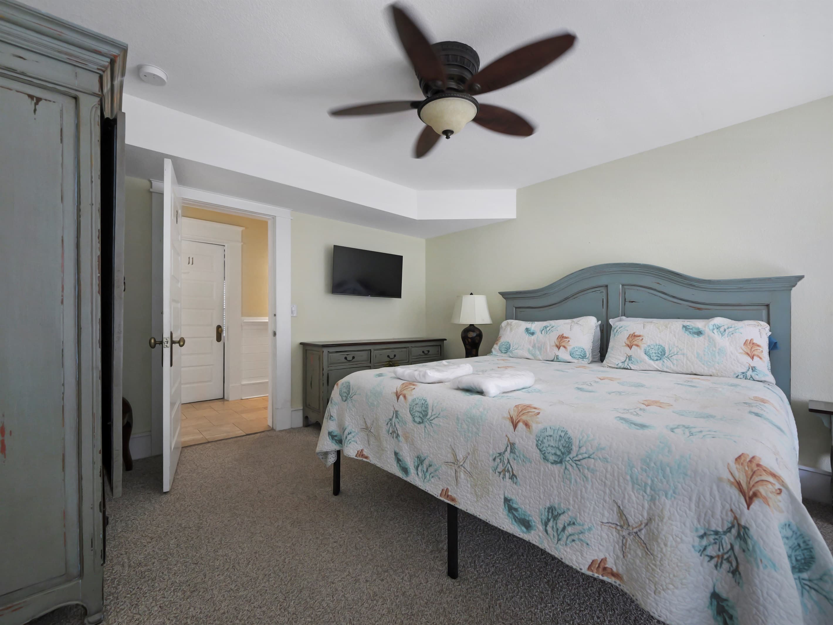 Guest Suite — Relaxing Retreat with Natural Light at Mark Twain Estate, Level 1, Event Guest Accommodations