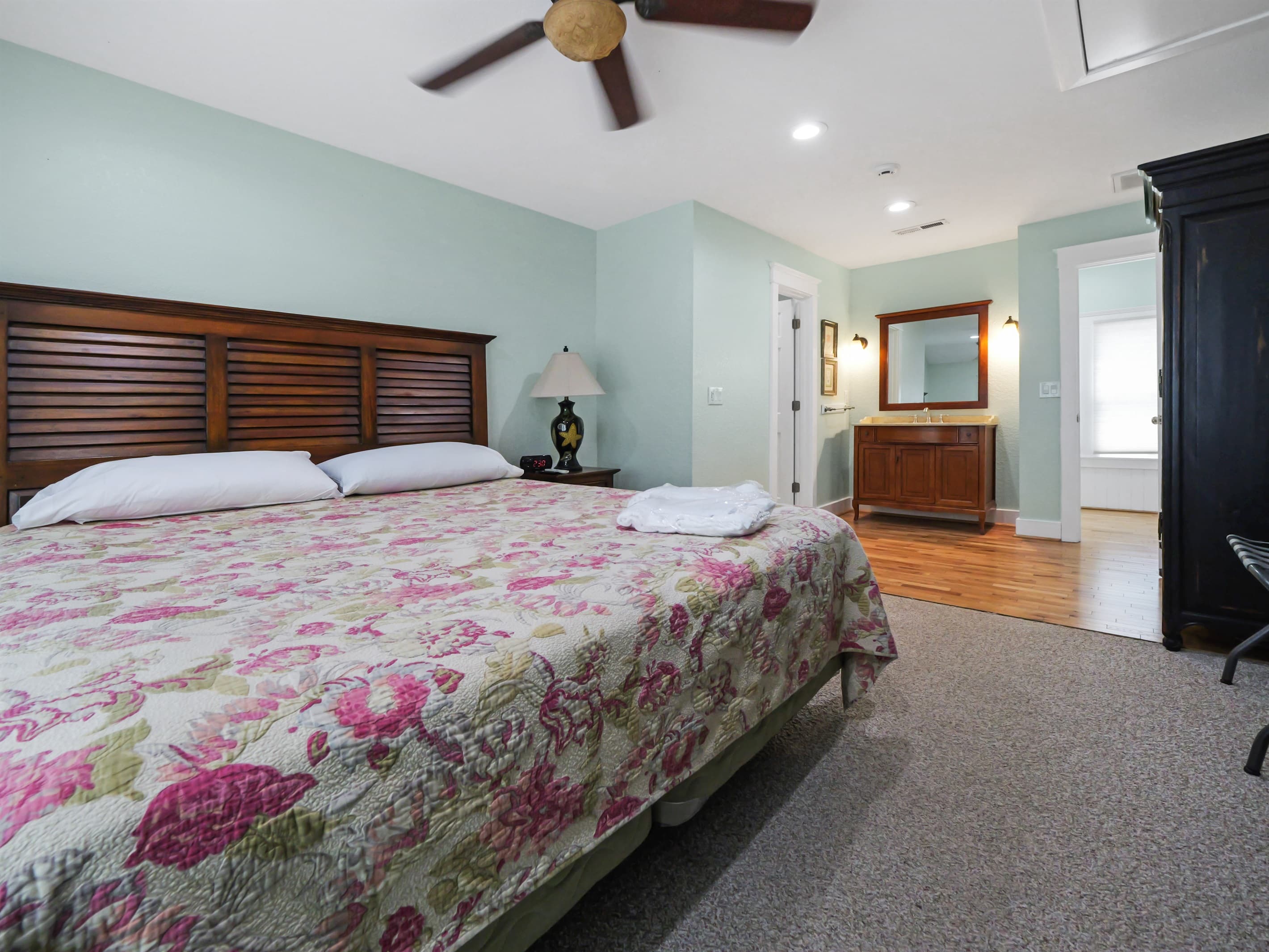 Guest Suite — Fitzgerald Estate Spacious King Room with Premium Bedding, Level 1, Overnight Event Accommodations
