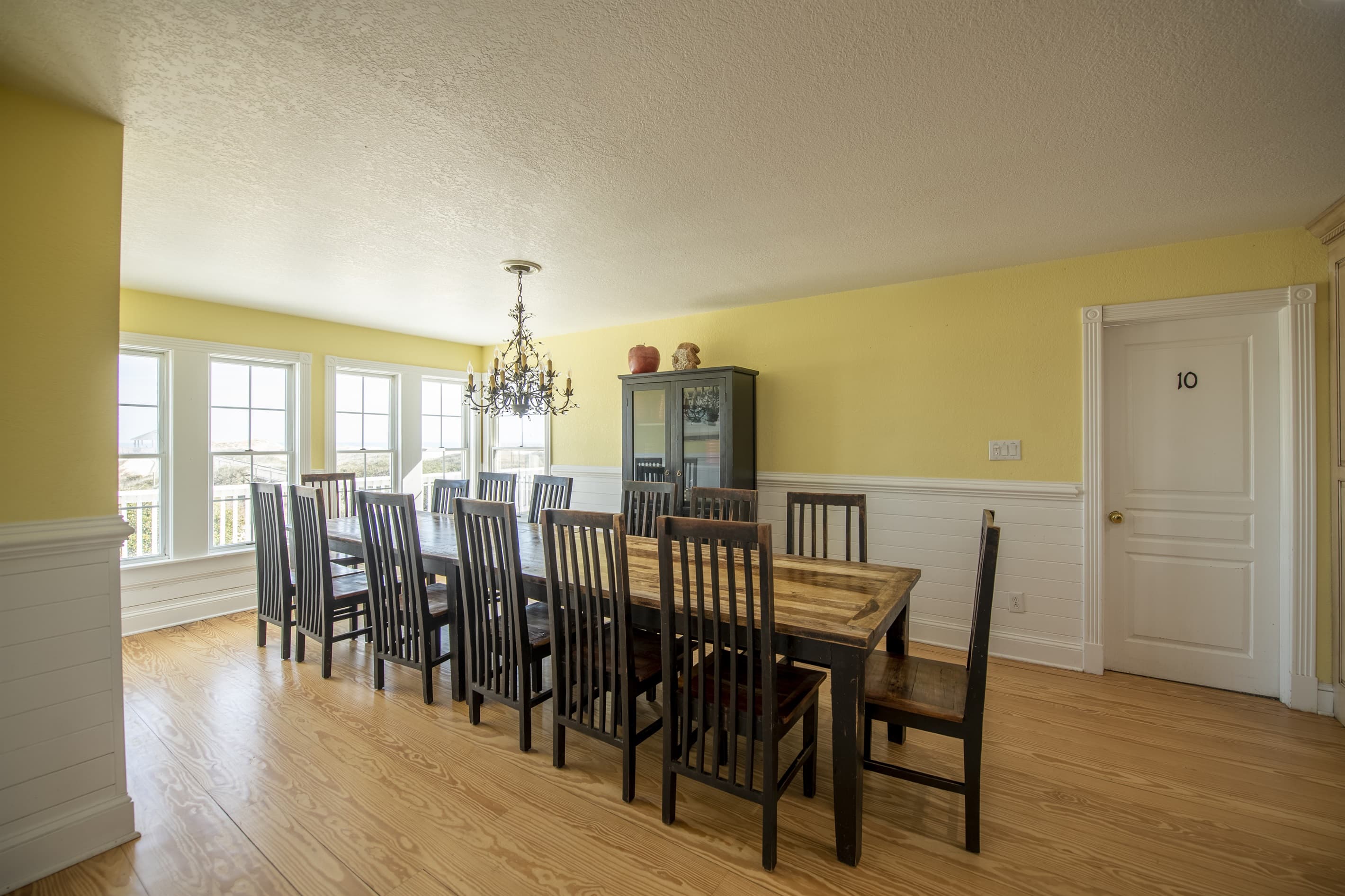 Gathering Space — Hemingway Open Floor Plan Seats 50+ | Rehearsal Dinners, Corporate Events & Reunions