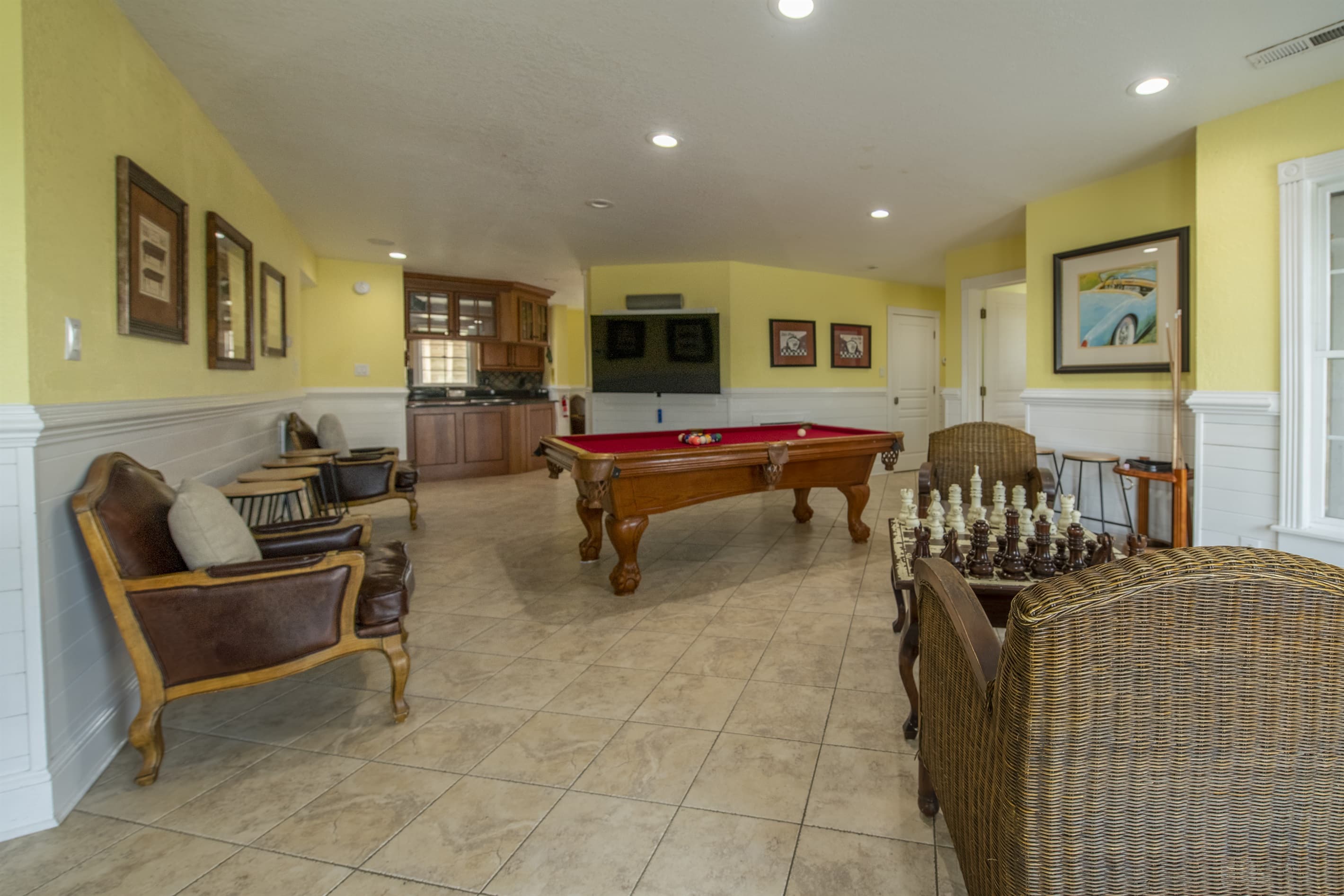 Executive Suite — Hemingway Luxury King with Ensuite Bathroom | Premium Guest Accommodation, OBX Venue