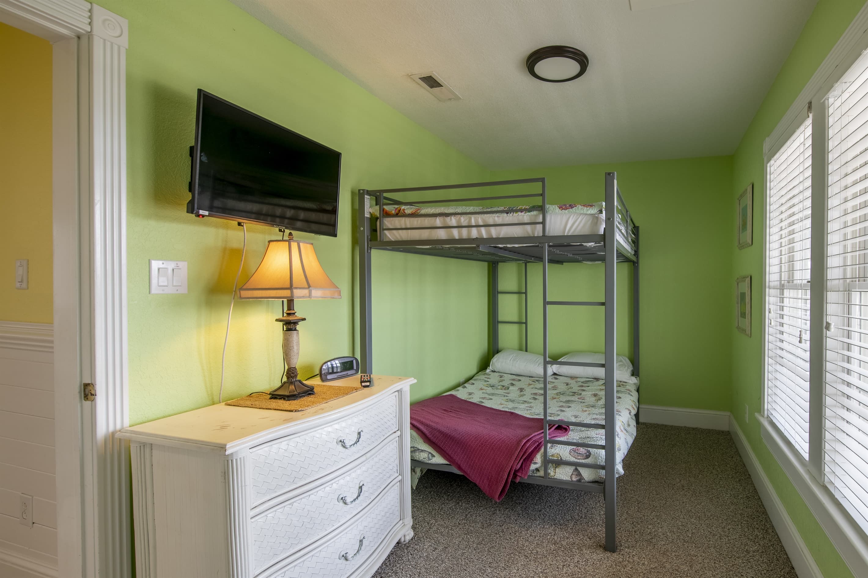 Private Estate Guest Suite — Hemingway Ground-Level King Near the Pool | Three Authors Estate, OBX