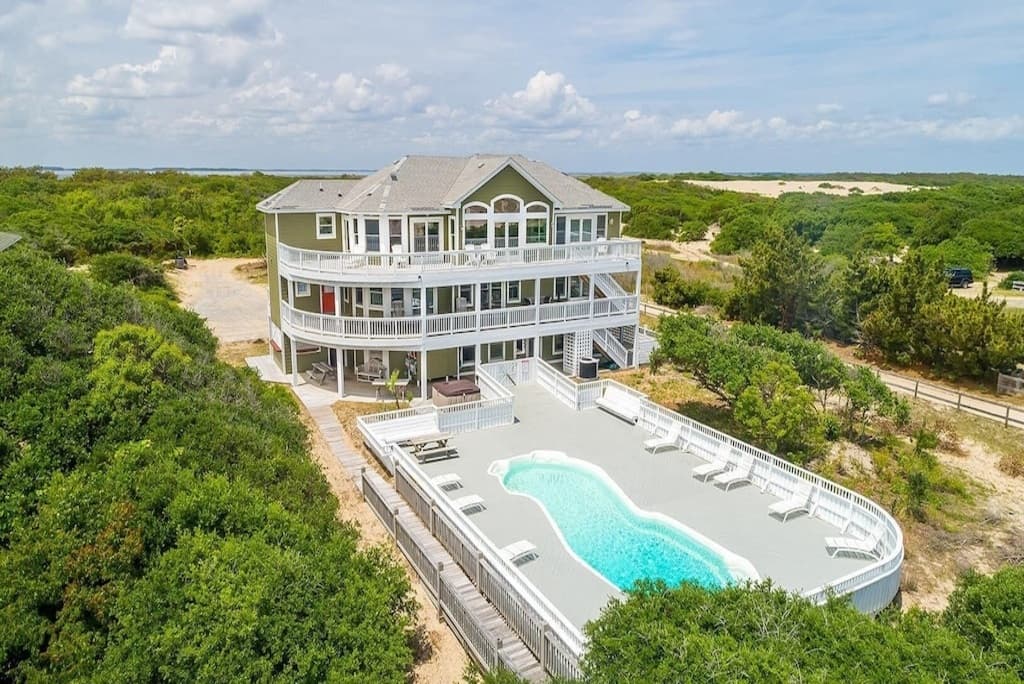 Gathering Space — Hemingway Additional Living Area for Large Groups | Versatile Event Layout, OBX