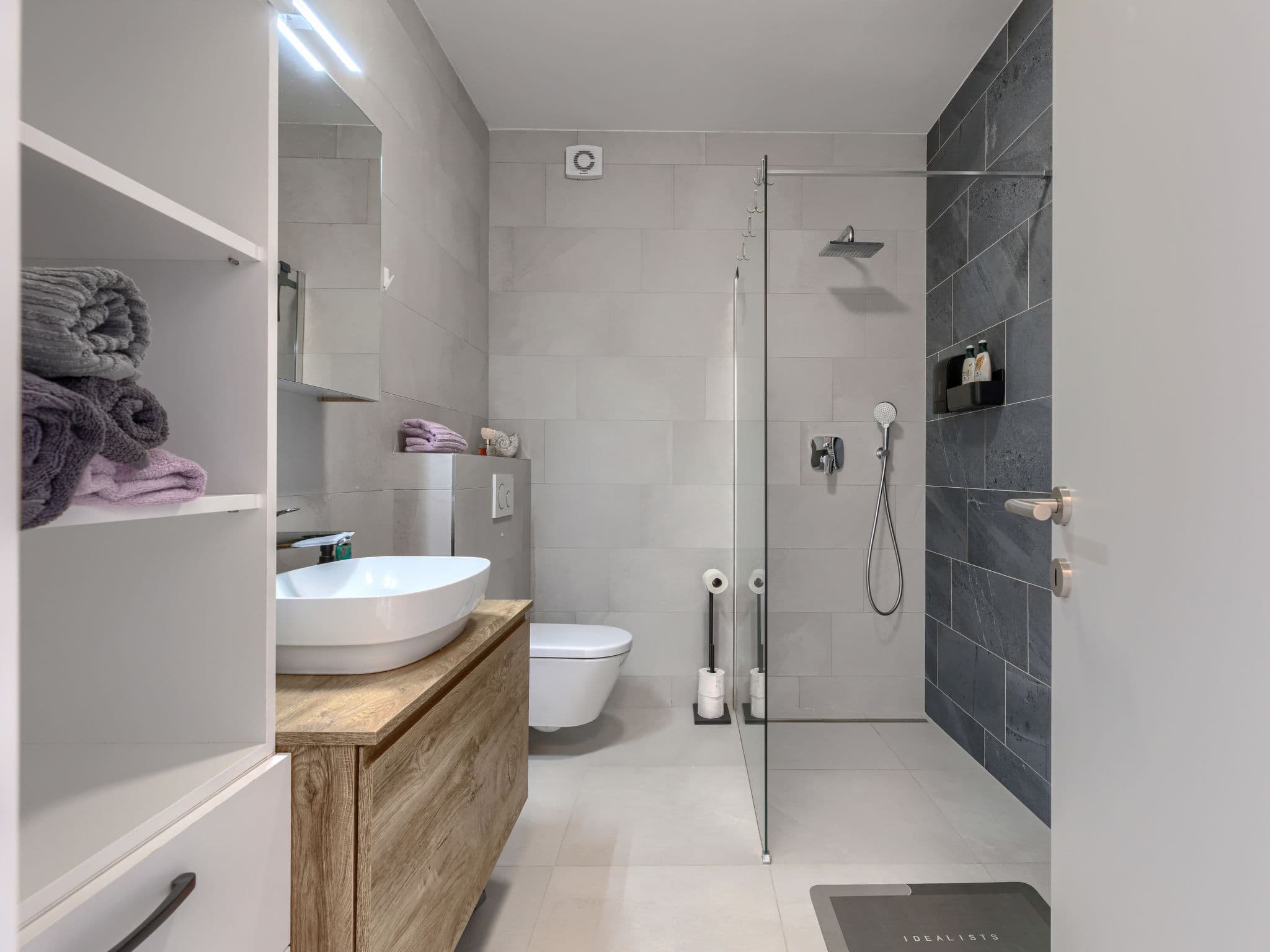 Bathroom / Wellness