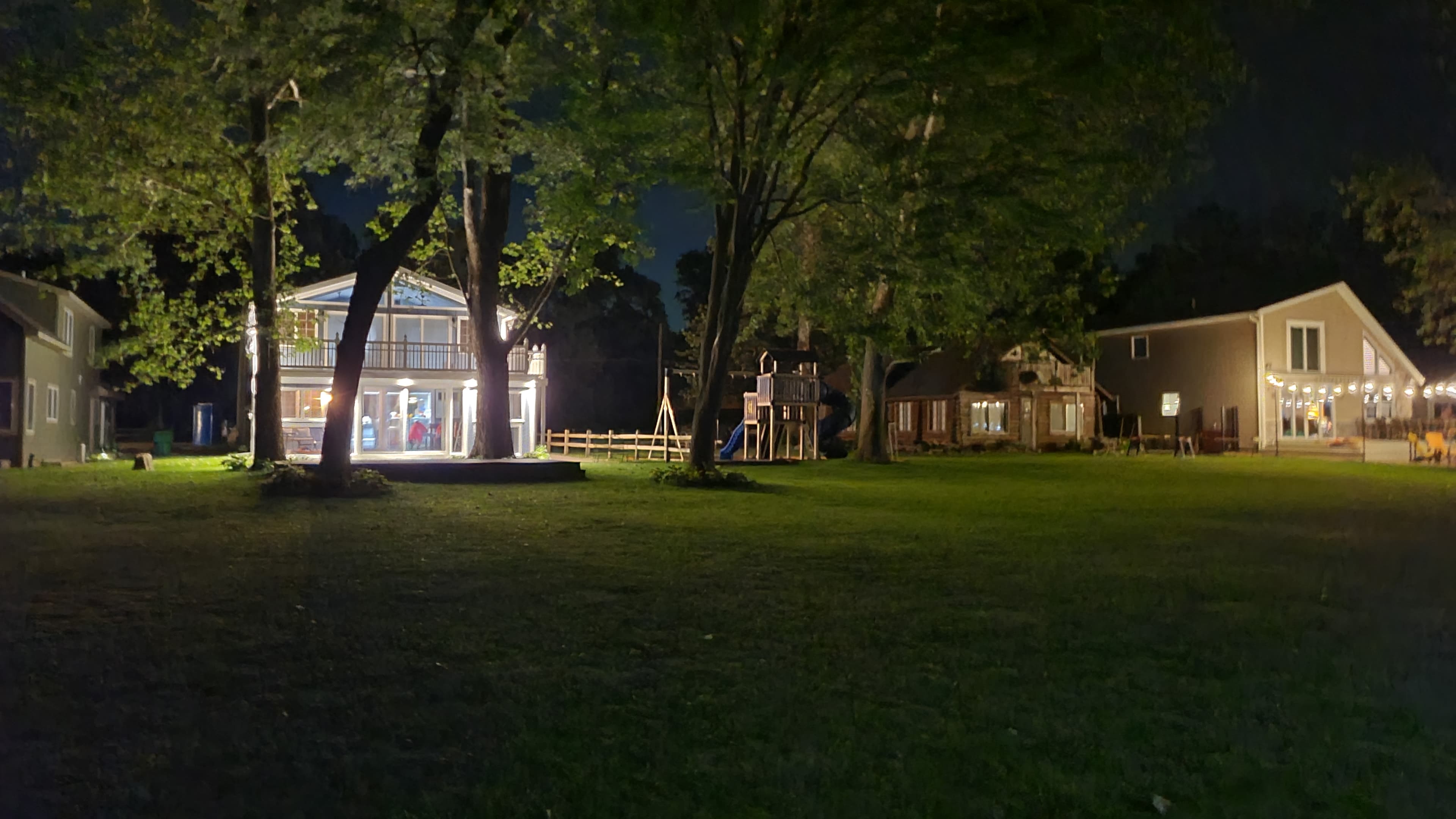 NIGHT TO HOUSE 