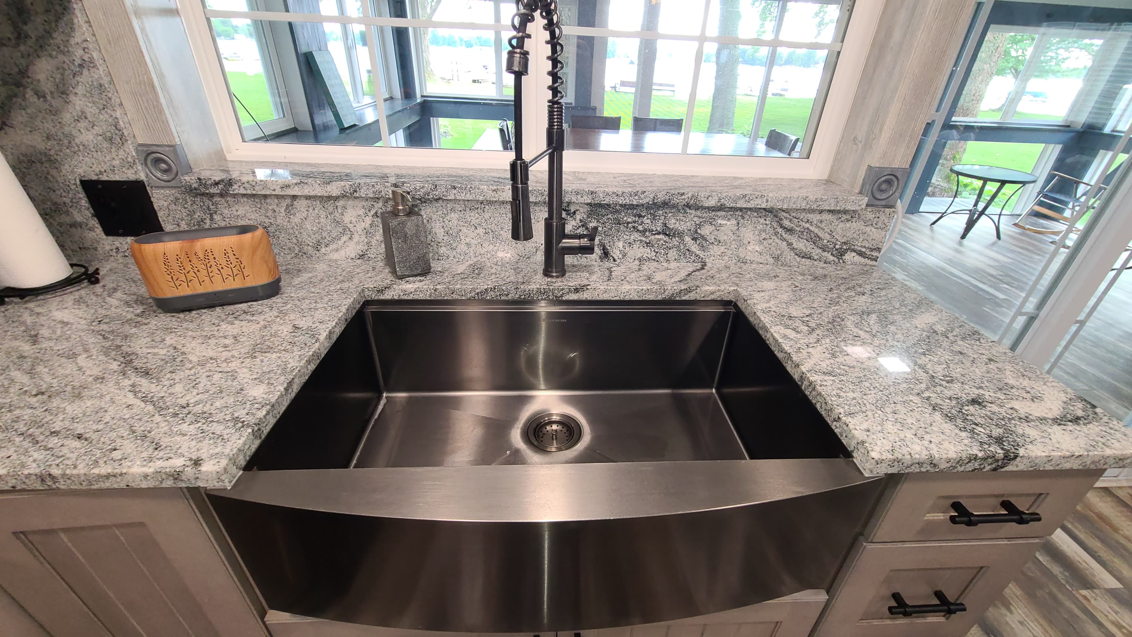 SINK WORKSTATION