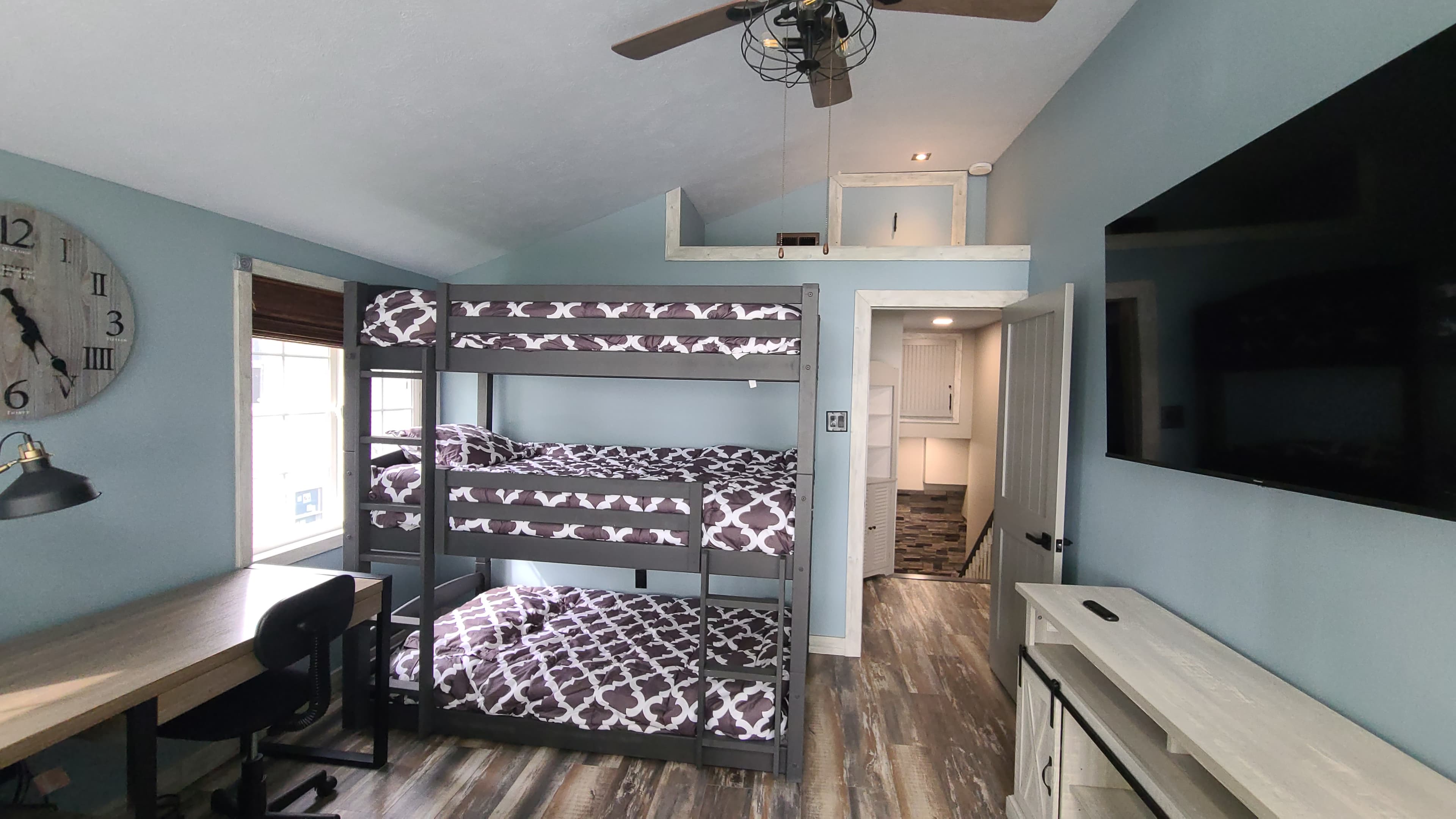 2ND FL TRIPLE BUNK BEDS