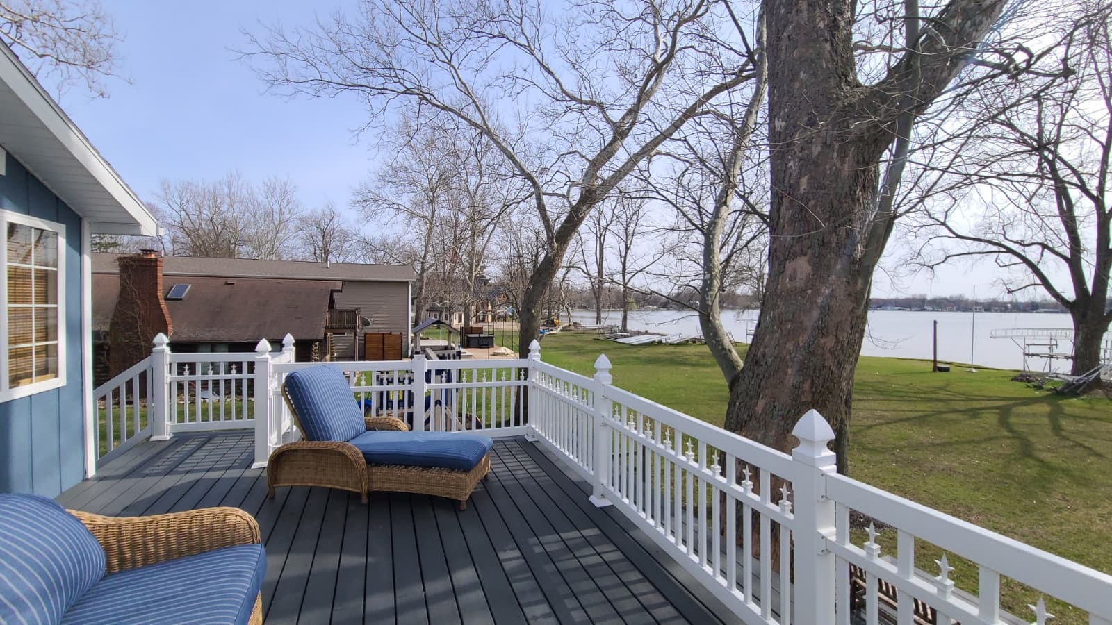 BALCONY SOUTH