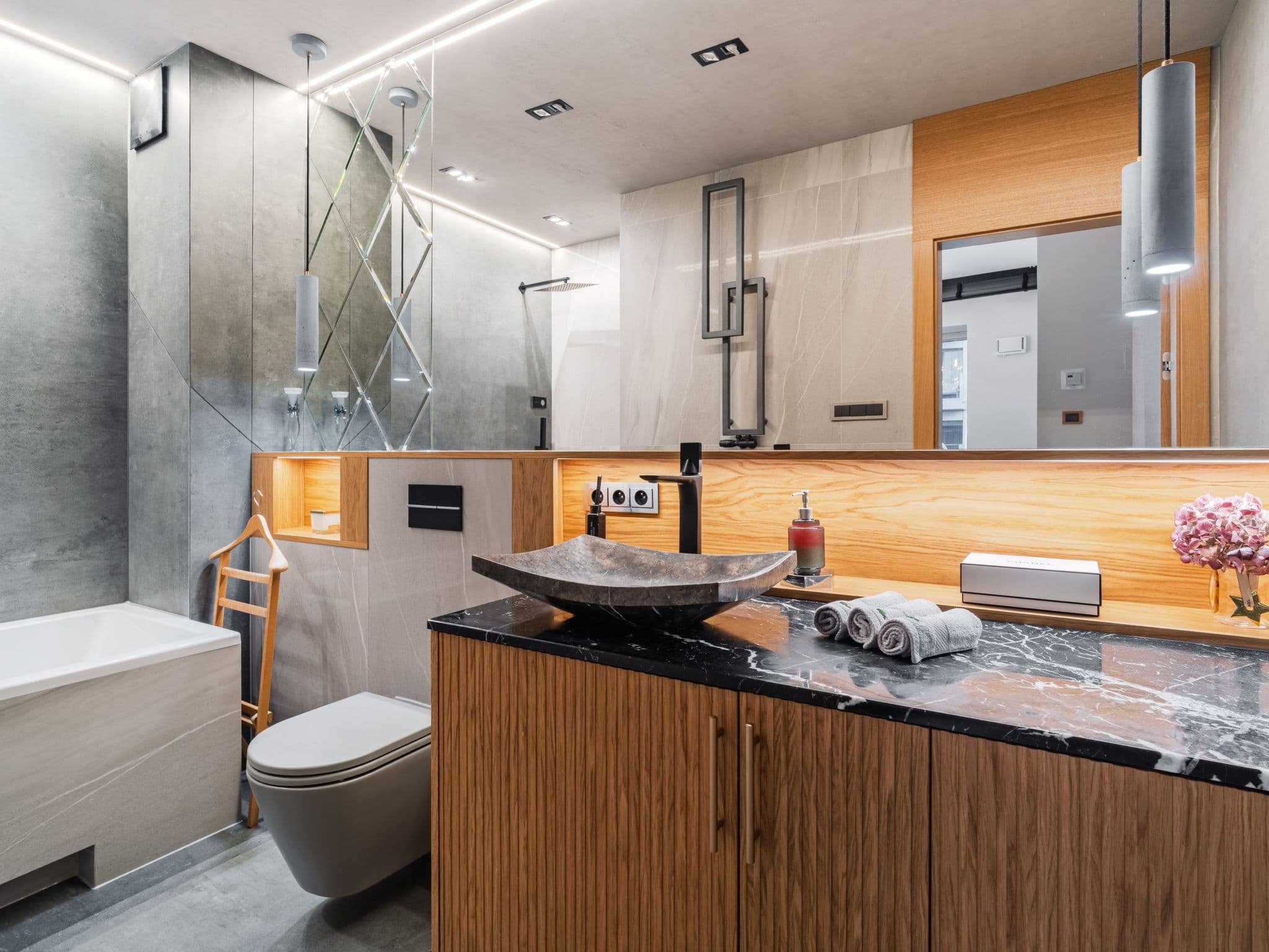 Bathroom / Wellness