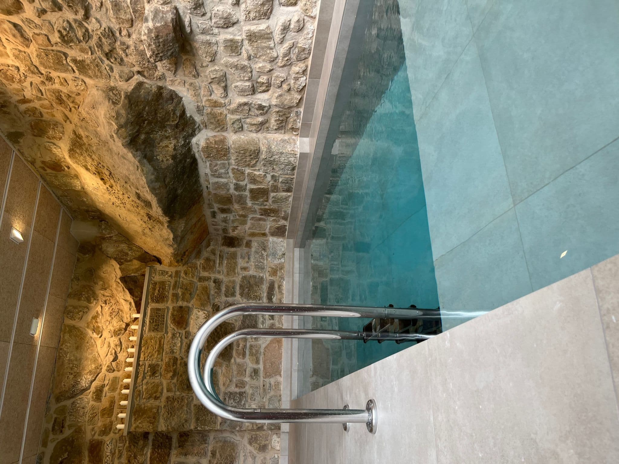 Pool Indoor