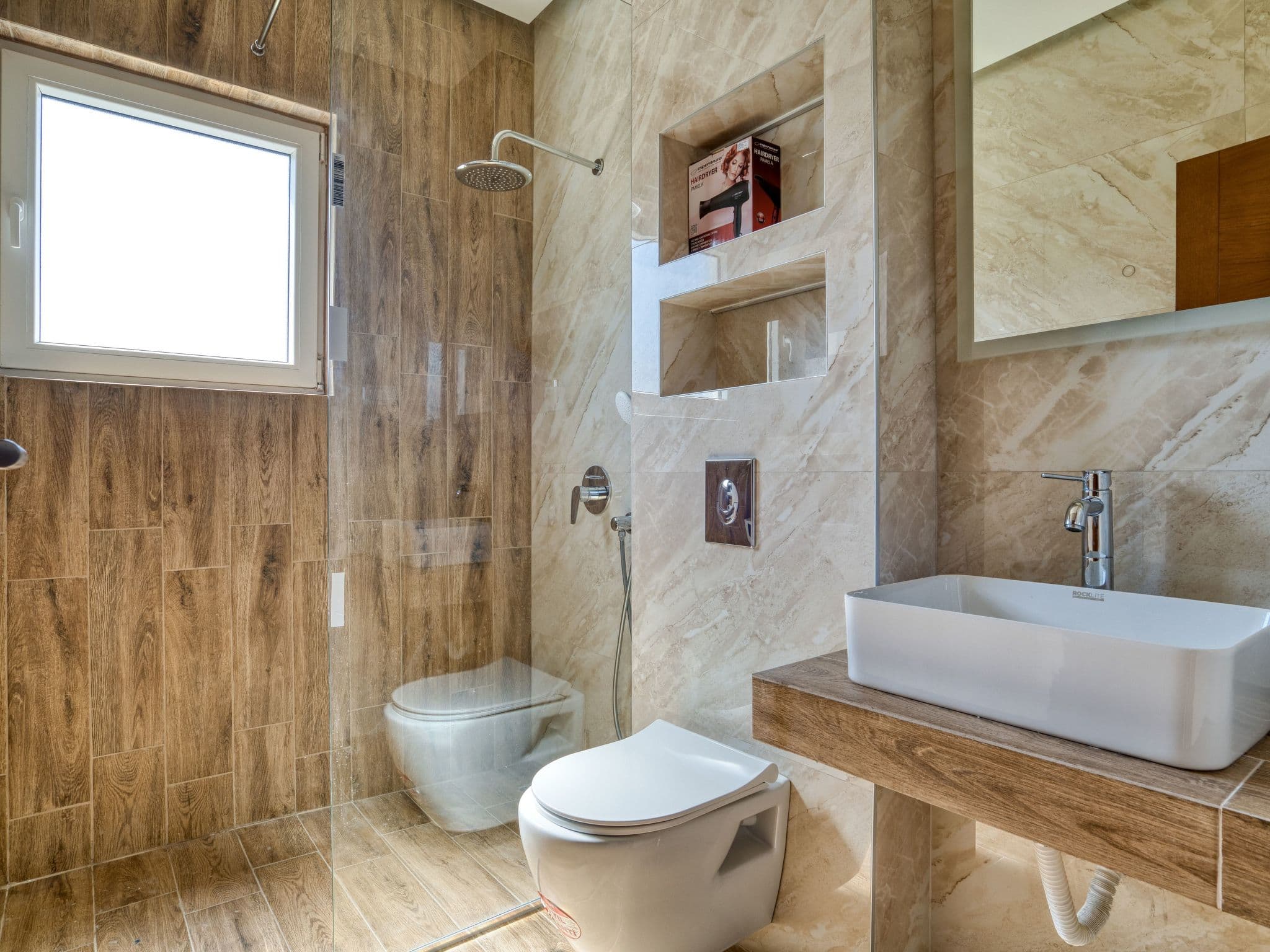 Bathroom / Wellness