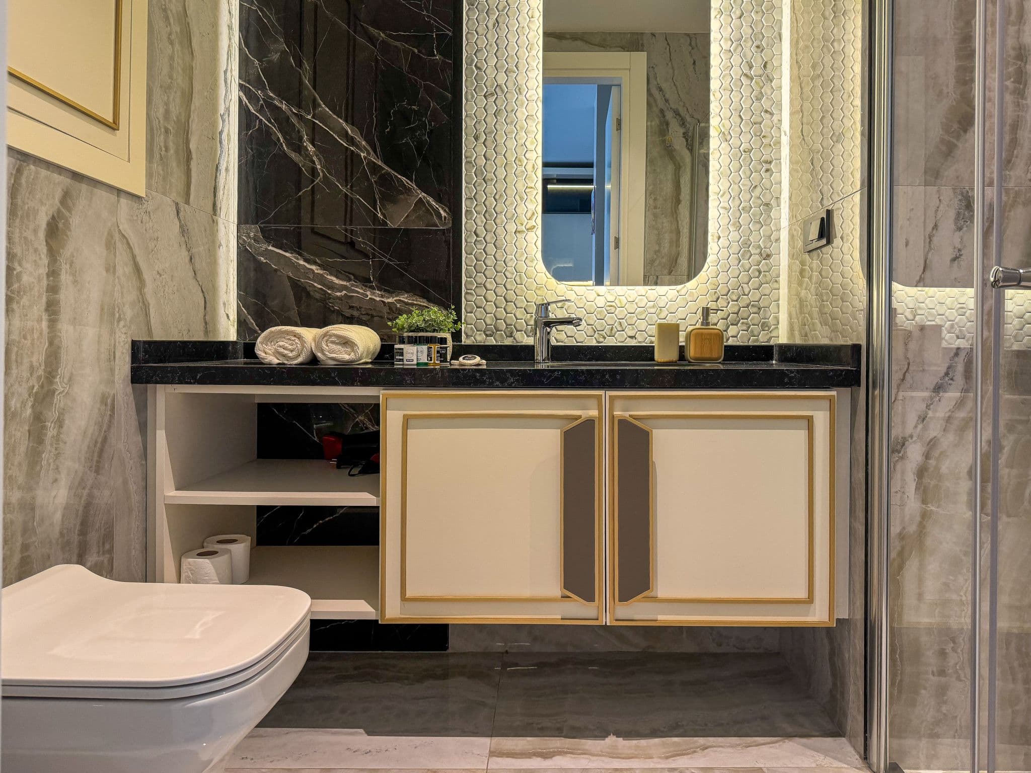 Bathroom / Wellness