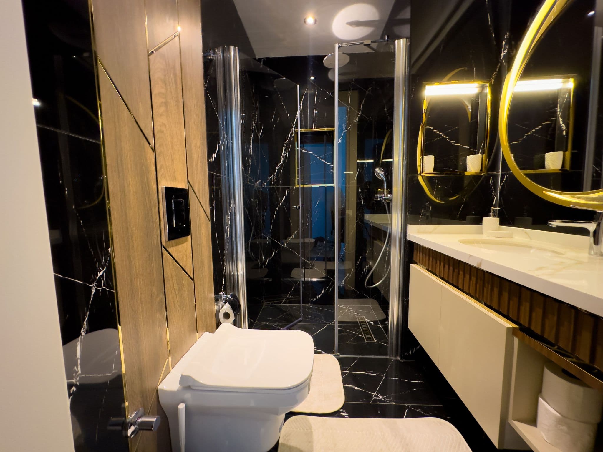 Bathroom / Wellness
