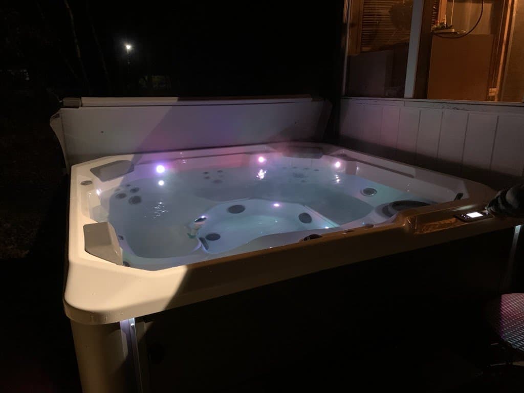 The hot tub is closed currently, It is not available for use.Brand new hottub with multi1-jets LEDs & a waterfall!