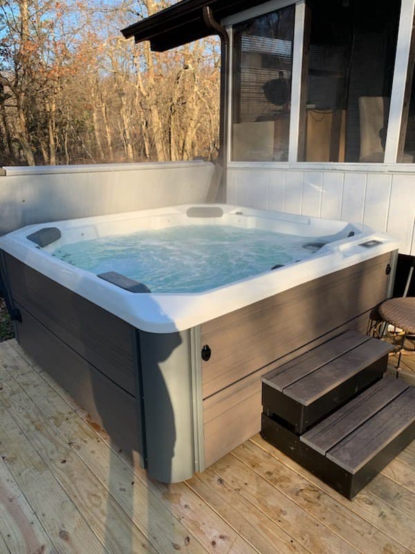 Nice hot tub available for after long day of skiing or hiking!
