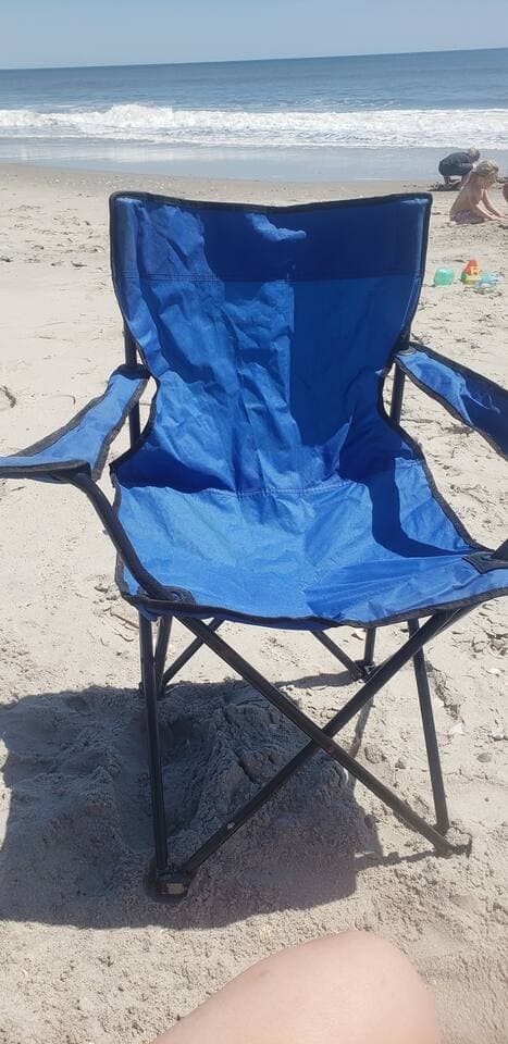 Plenty of beach gear provided for use during your stay. DO NOT lose/damage/keep!  Easy to fold and unfold; if this is not your style you are welcome to bring your own.