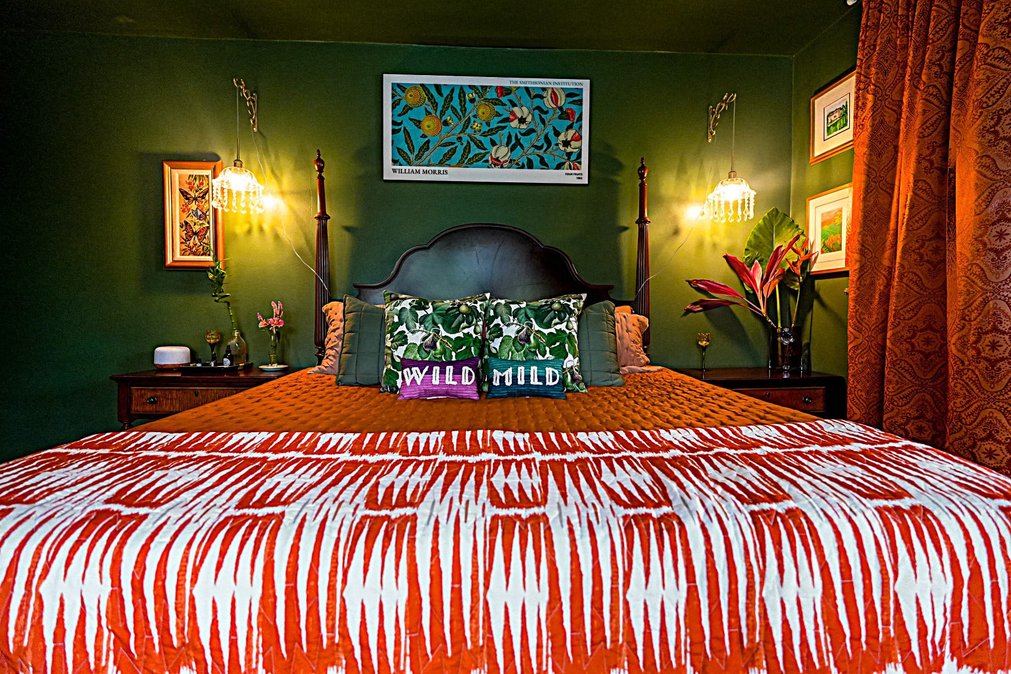 Love suite king size bed. Quynce bamboo luxury bedsheets & down comforters, down pillows