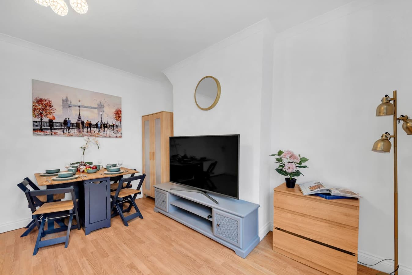Settle in comfortably with your snacks and immerse yourself in your favourite shows on the 65-inch Smart TV for an unforgettable viewing experience