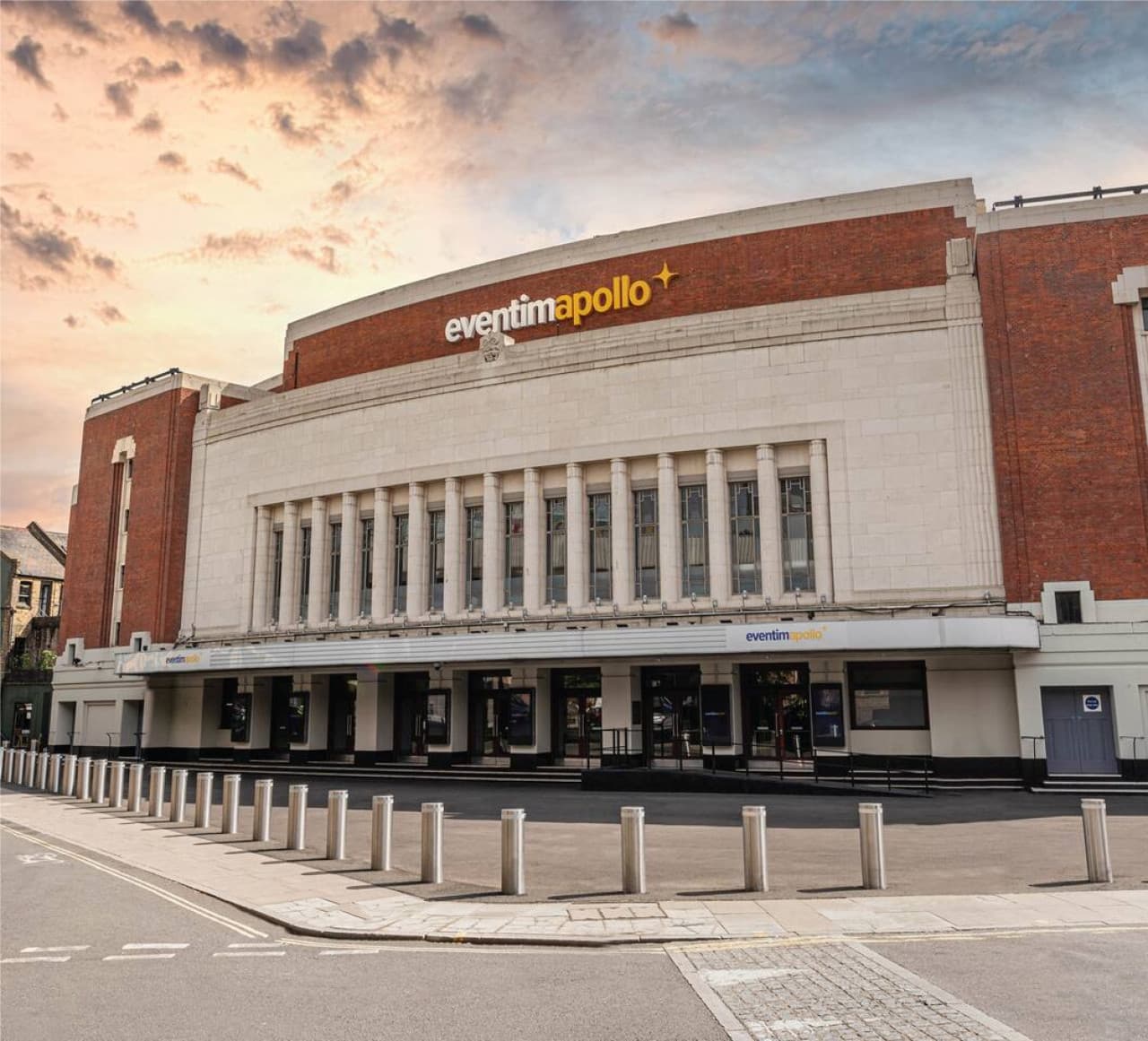 The stunning Eventim Apollo is only a short 3 minute walk away, offering visitors a range of mix of live music and performances, hosting top-tier artists from around the world.