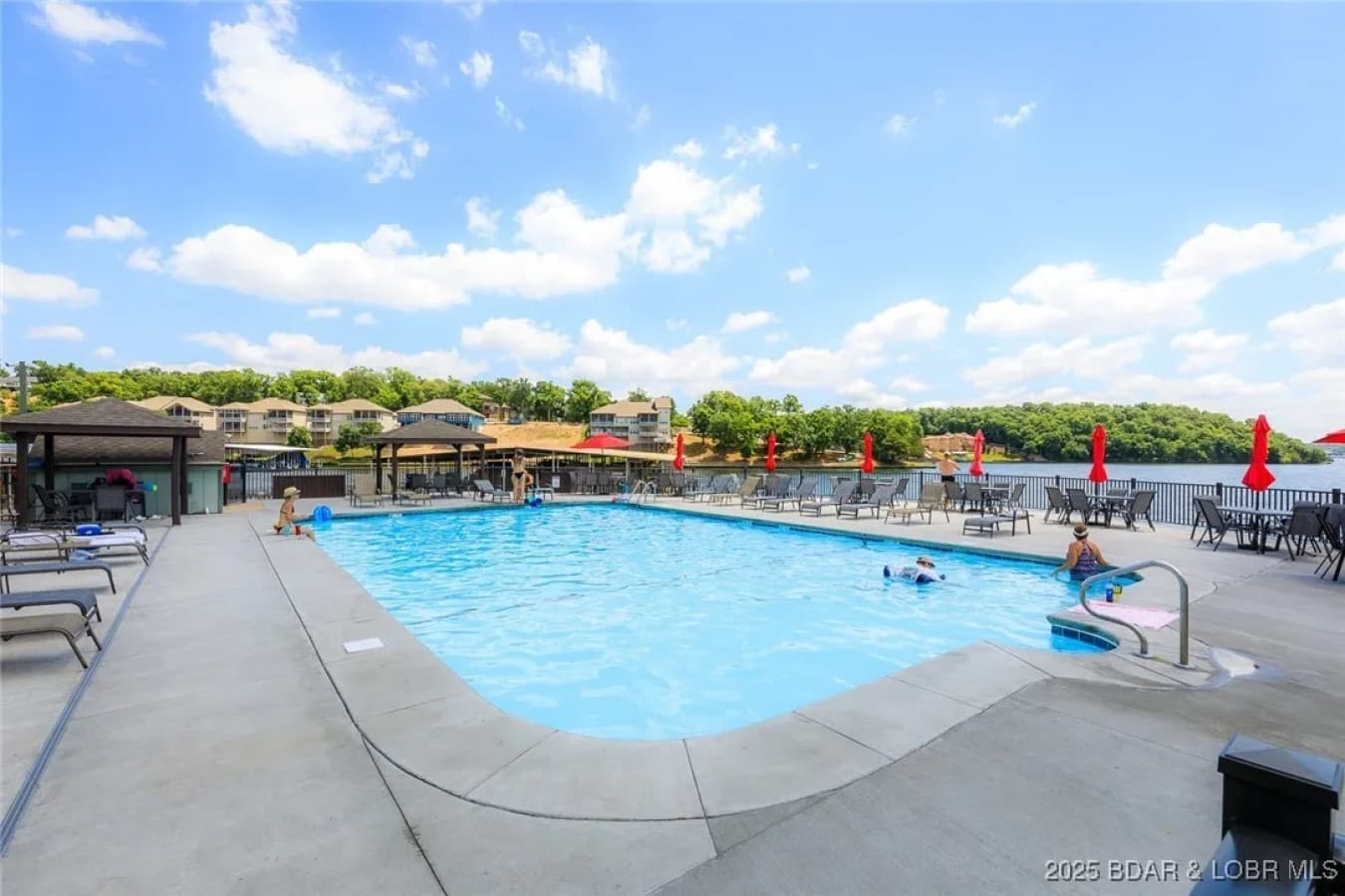 outdoor pool 5.jpeg