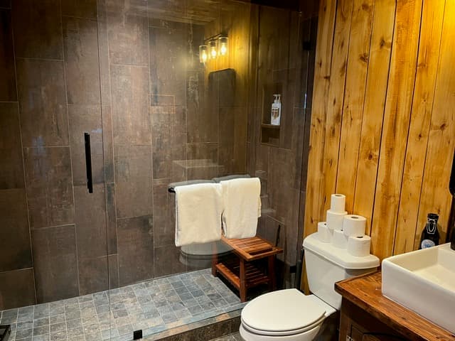 Bedroom 2 Private Ensuite Bathroom