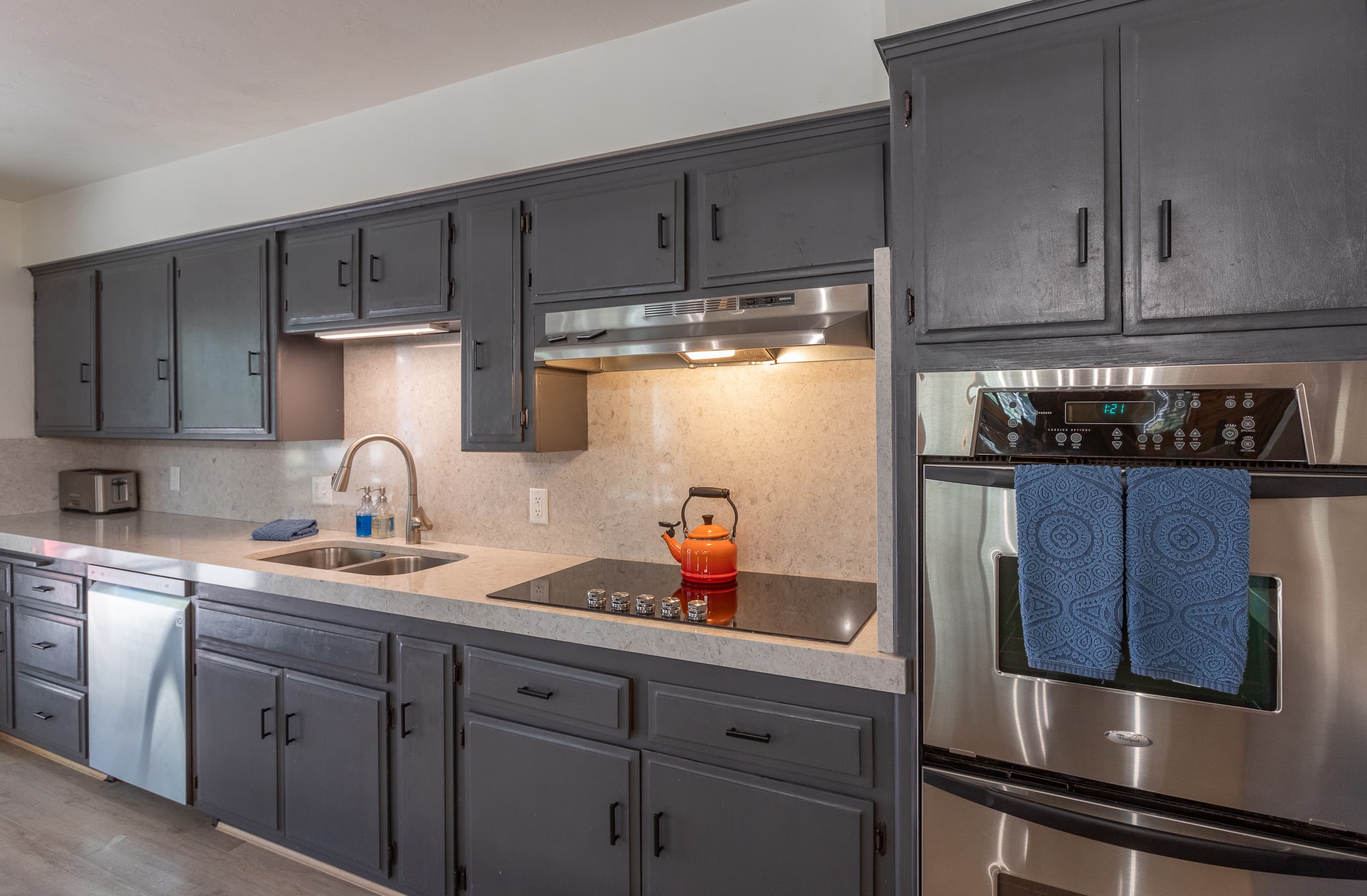 Double ovens to create meals for your entire group