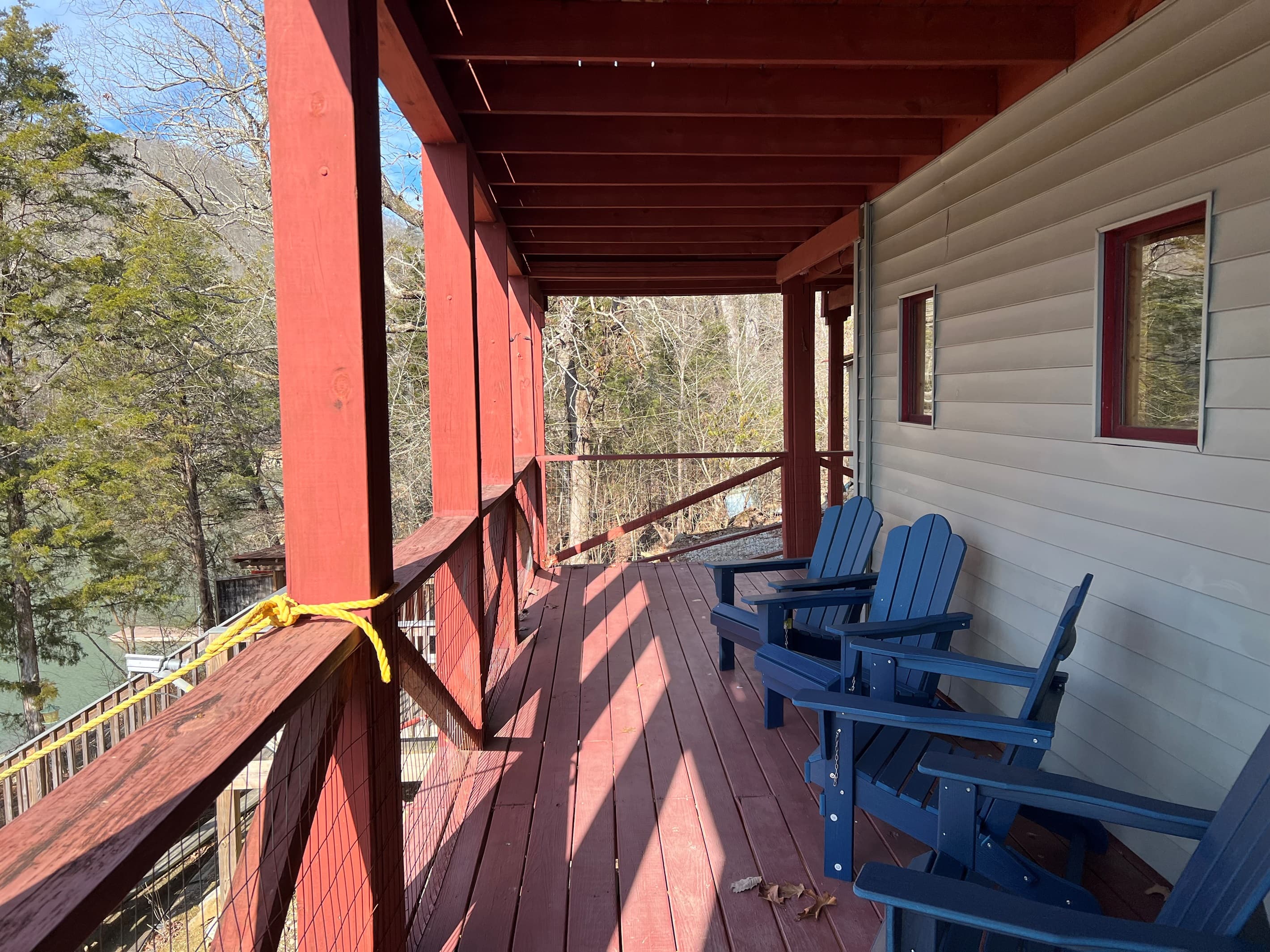 Lower deck