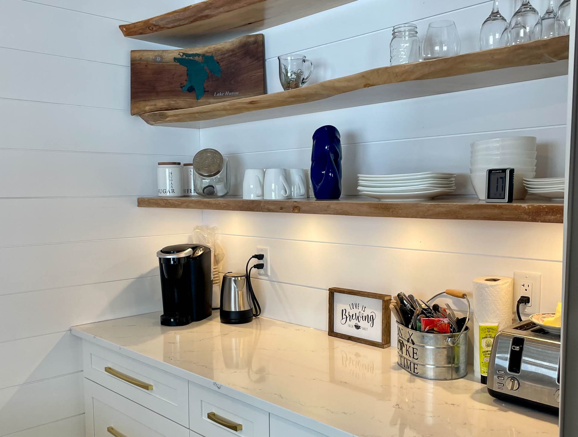 Prepare your favorite dishes in this fully equipped kitchen.