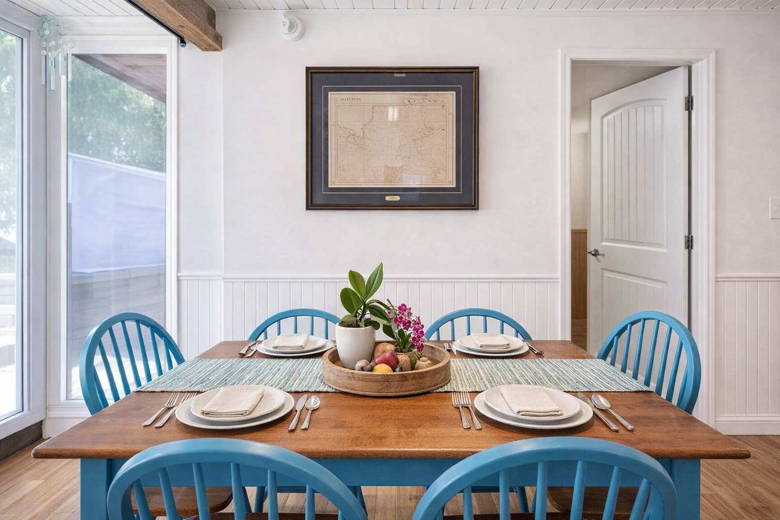 Great spot to share your family favourites! There's room for 3 more at the island