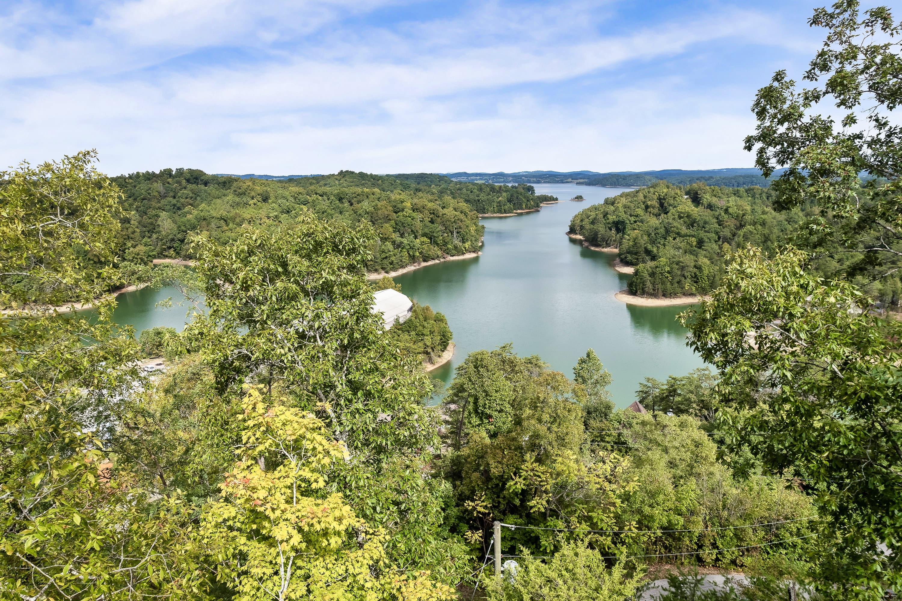 Peaceful retreat with lake access and nearby hiking trails