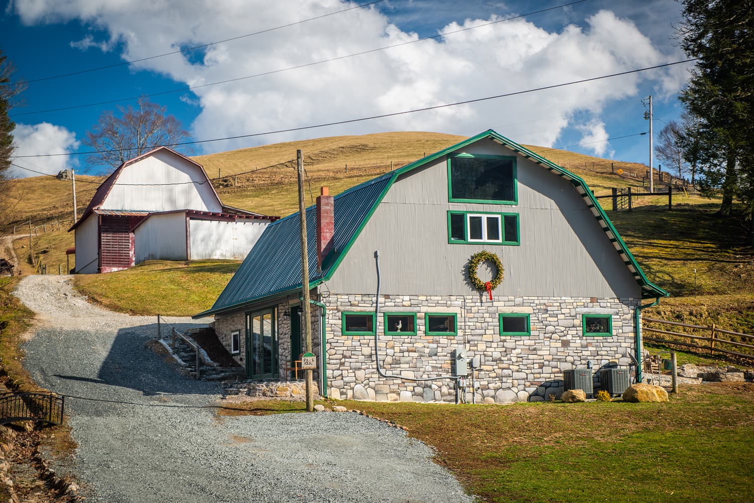 Connie barn lores 001