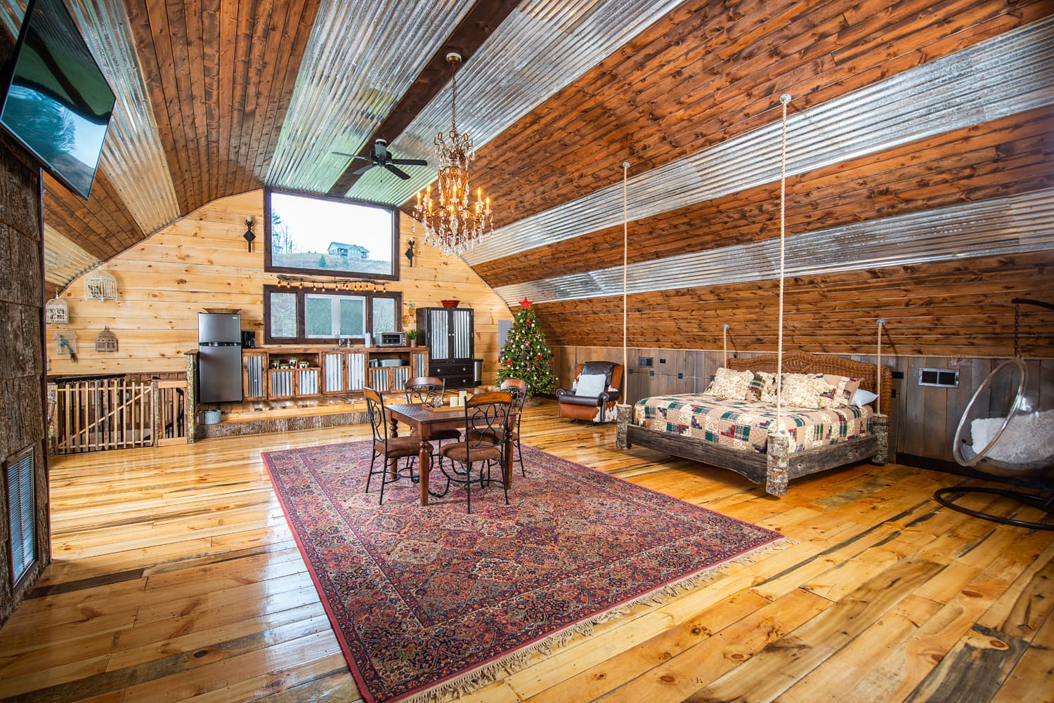 Connie barn lores 002