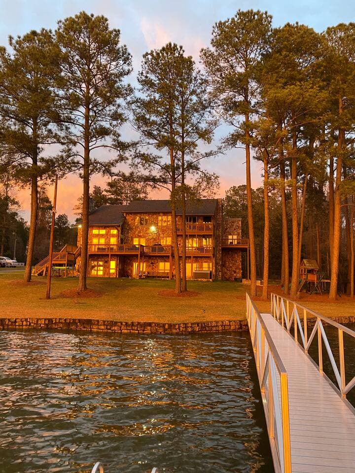 6000 square feet!