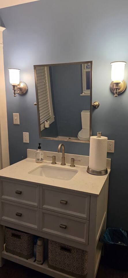 The well stocked bathroom has everything you need to get ready for a fun time exploring the city