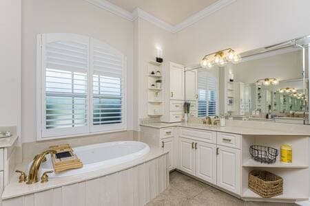It will be hard to start your day when you can relax in this spa-like jet tub.