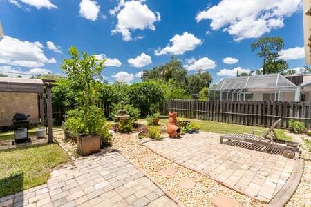 Relax in the outdoor space 