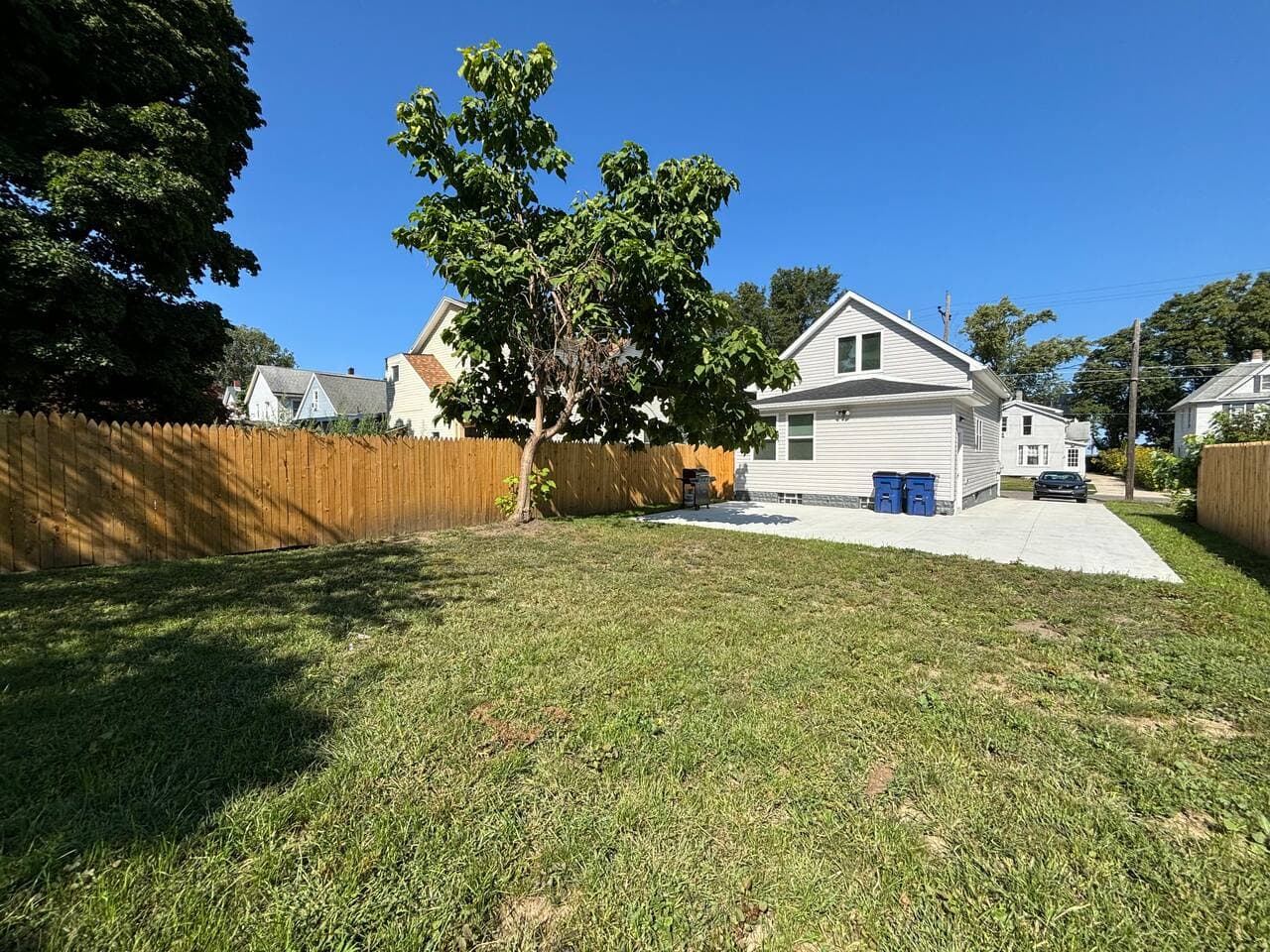 Backyard with plenty of room for activities 