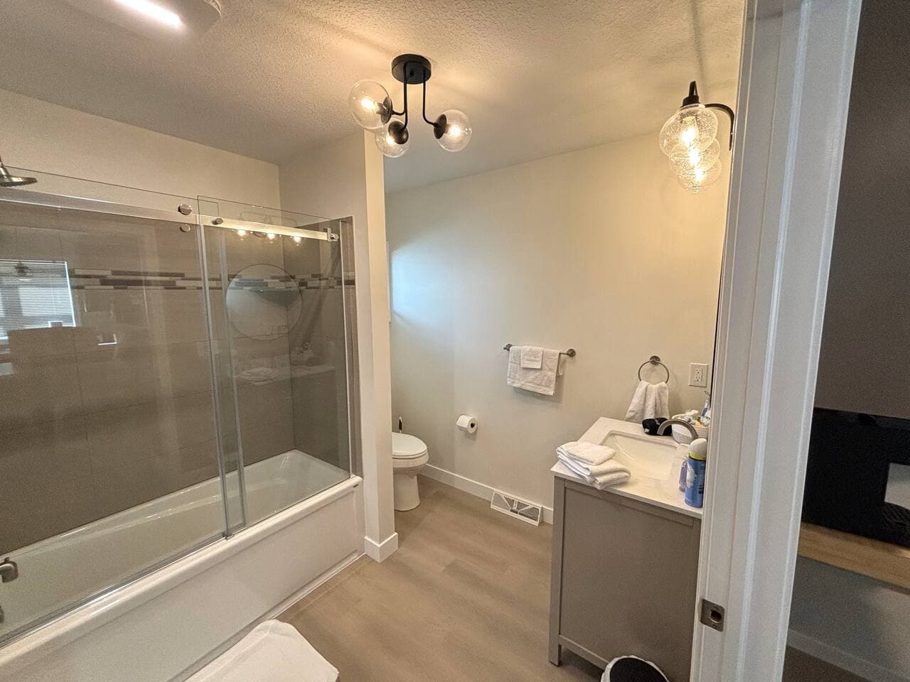 Each bathroom has plenty of space to get ready for your Erie adventures