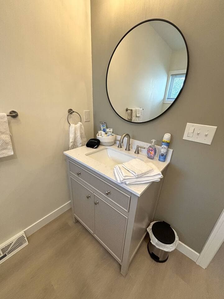 Bathroom vanity